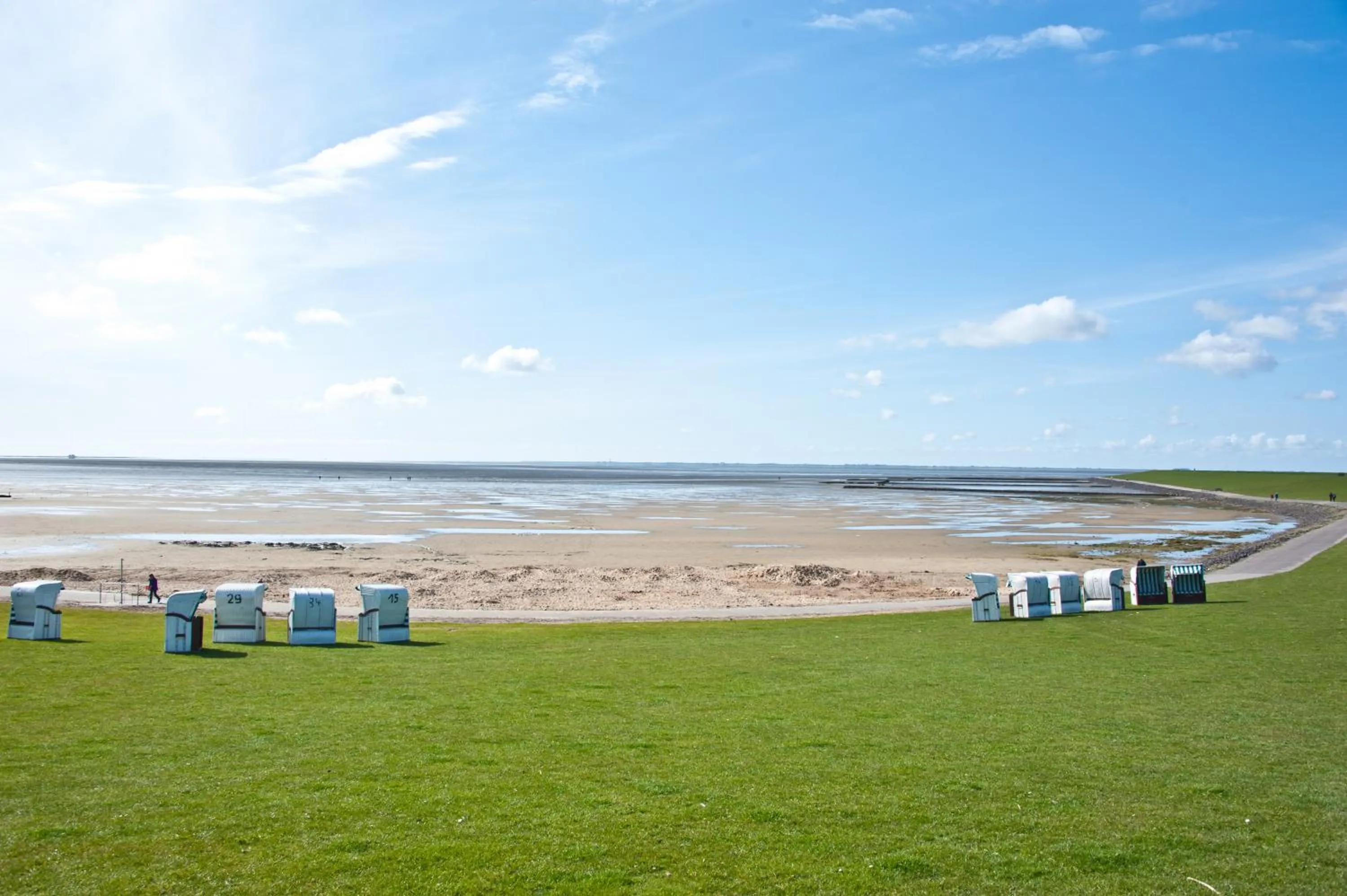 Cycling in Garni Hotel & Appartements Nordstrand