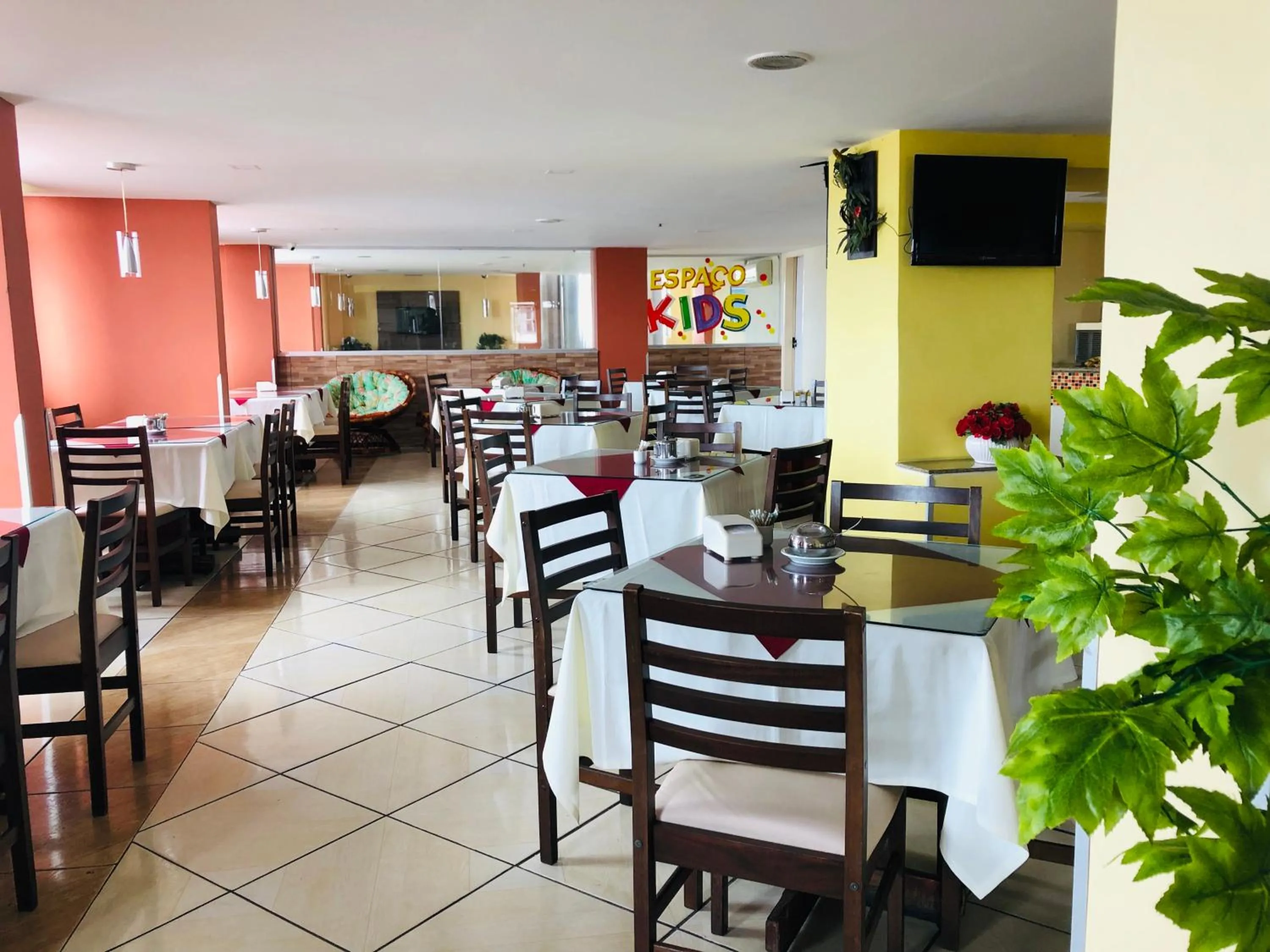 Restaurant/places to eat in Rede Andrade Plaza Recife