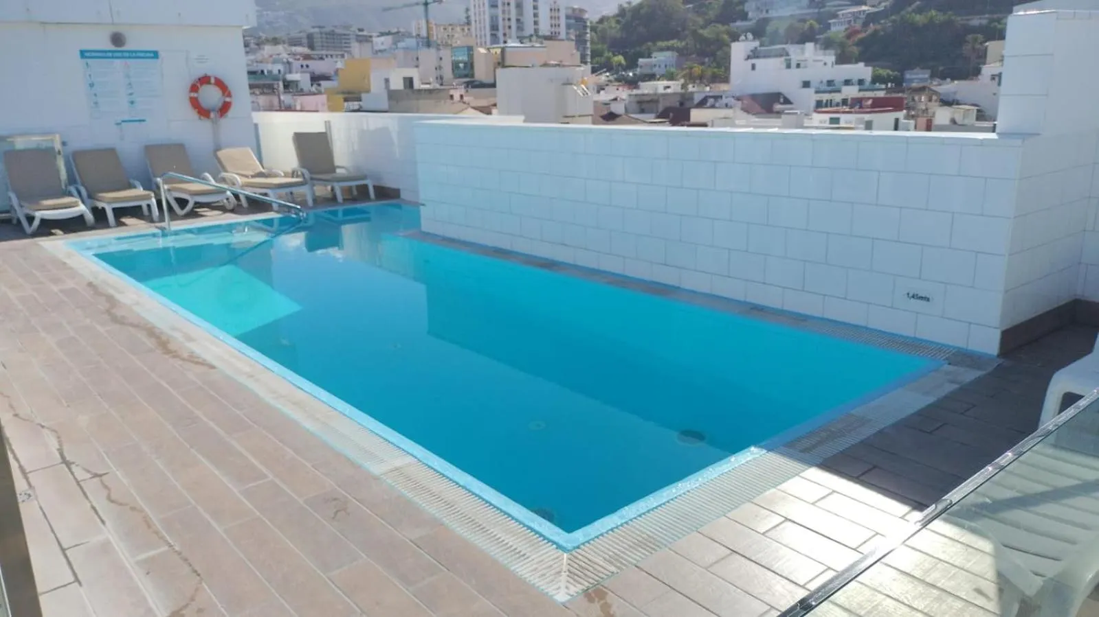 Swimming pool in Hotel Tropical