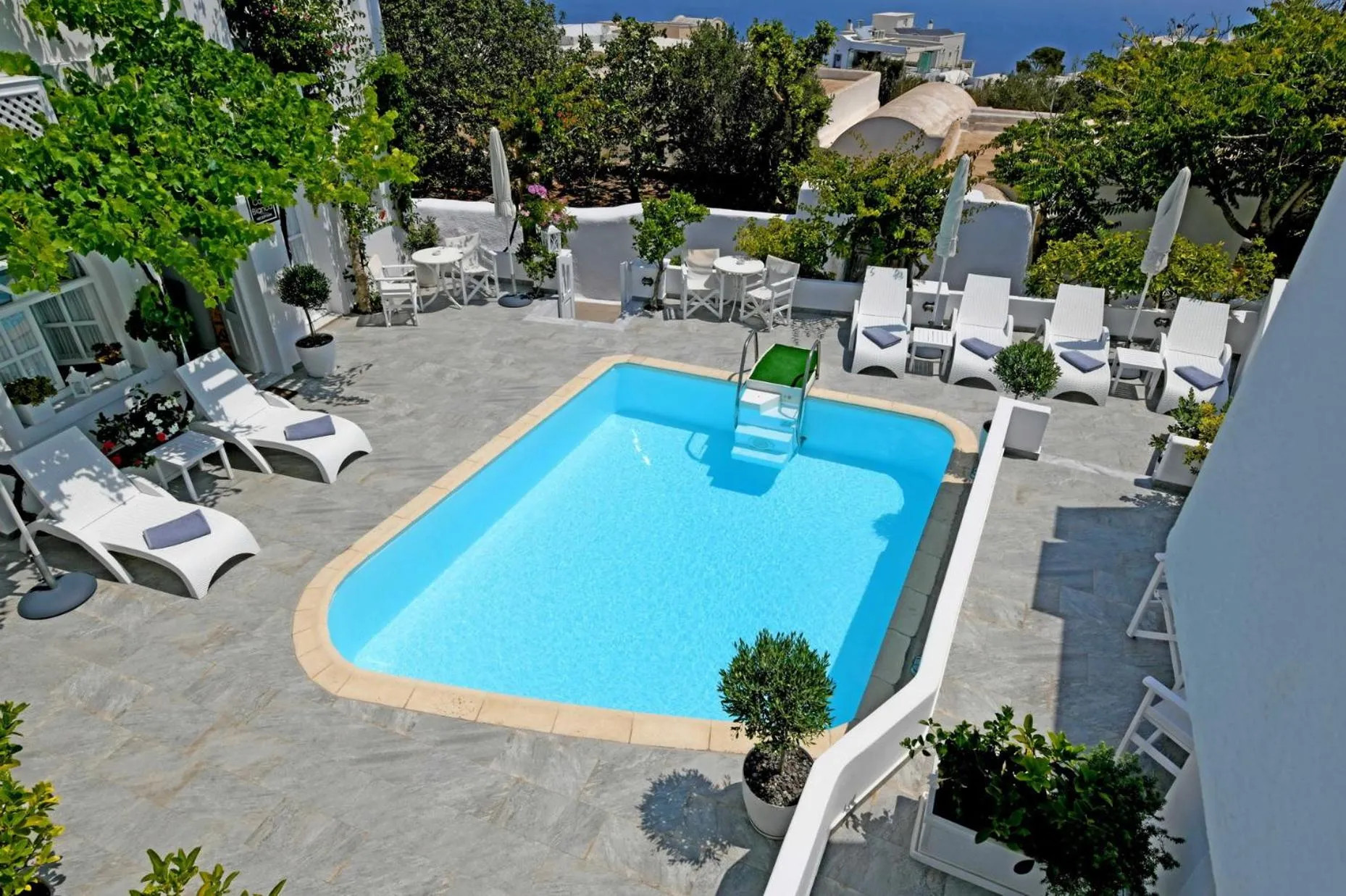 Pool view in Casa Bianca