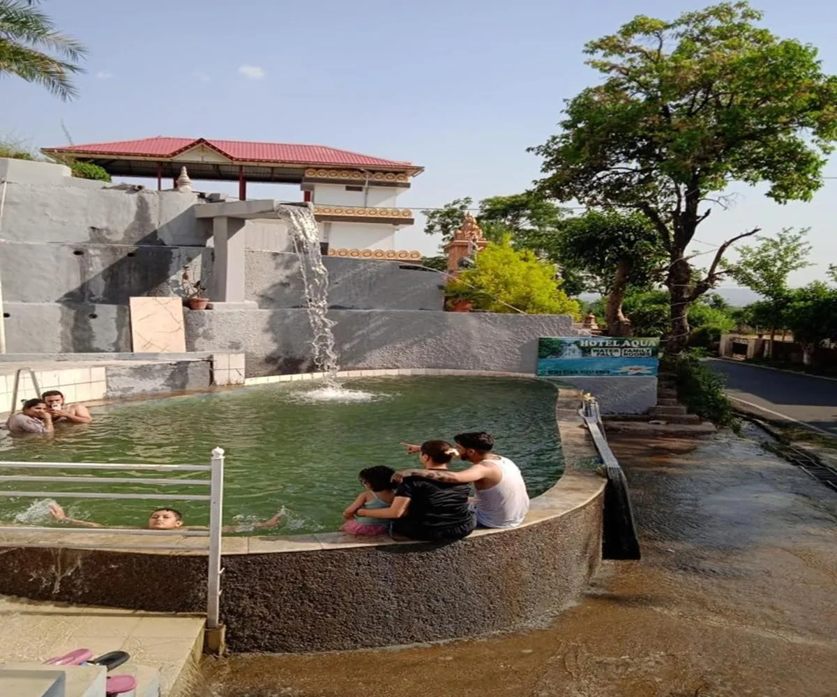 Hotel Aqua Waterfall