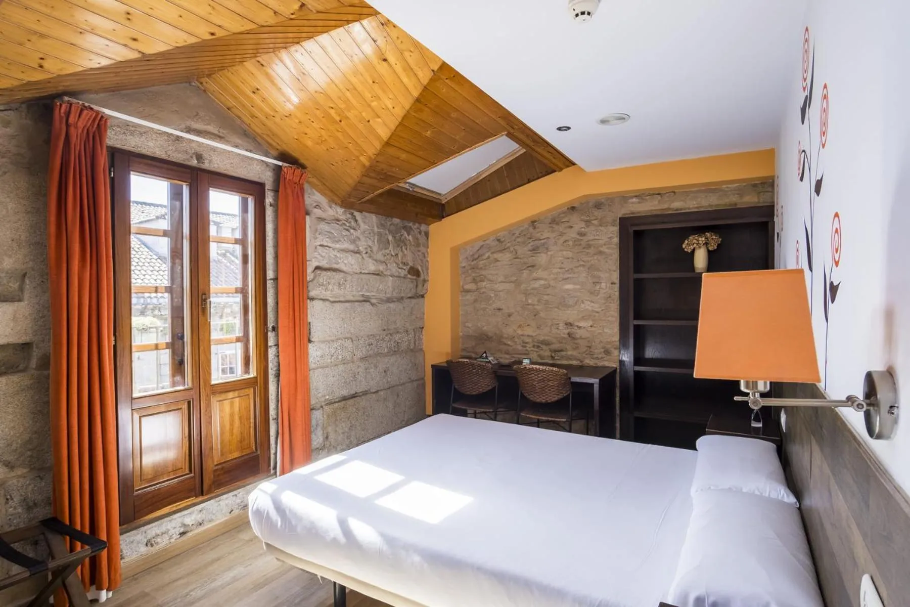 Bed in Hotel Alda Algalia