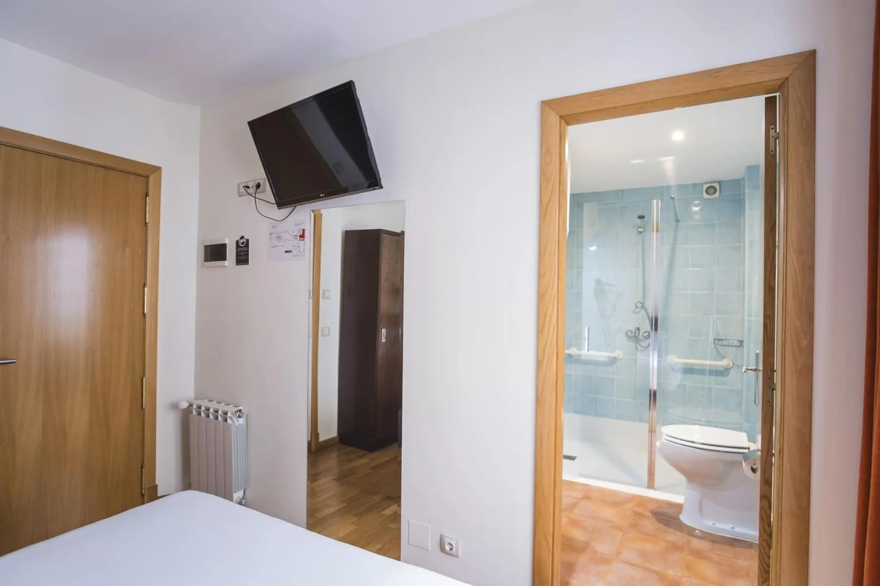 Photo of the whole room, Bed in Hotel Alda Algalia