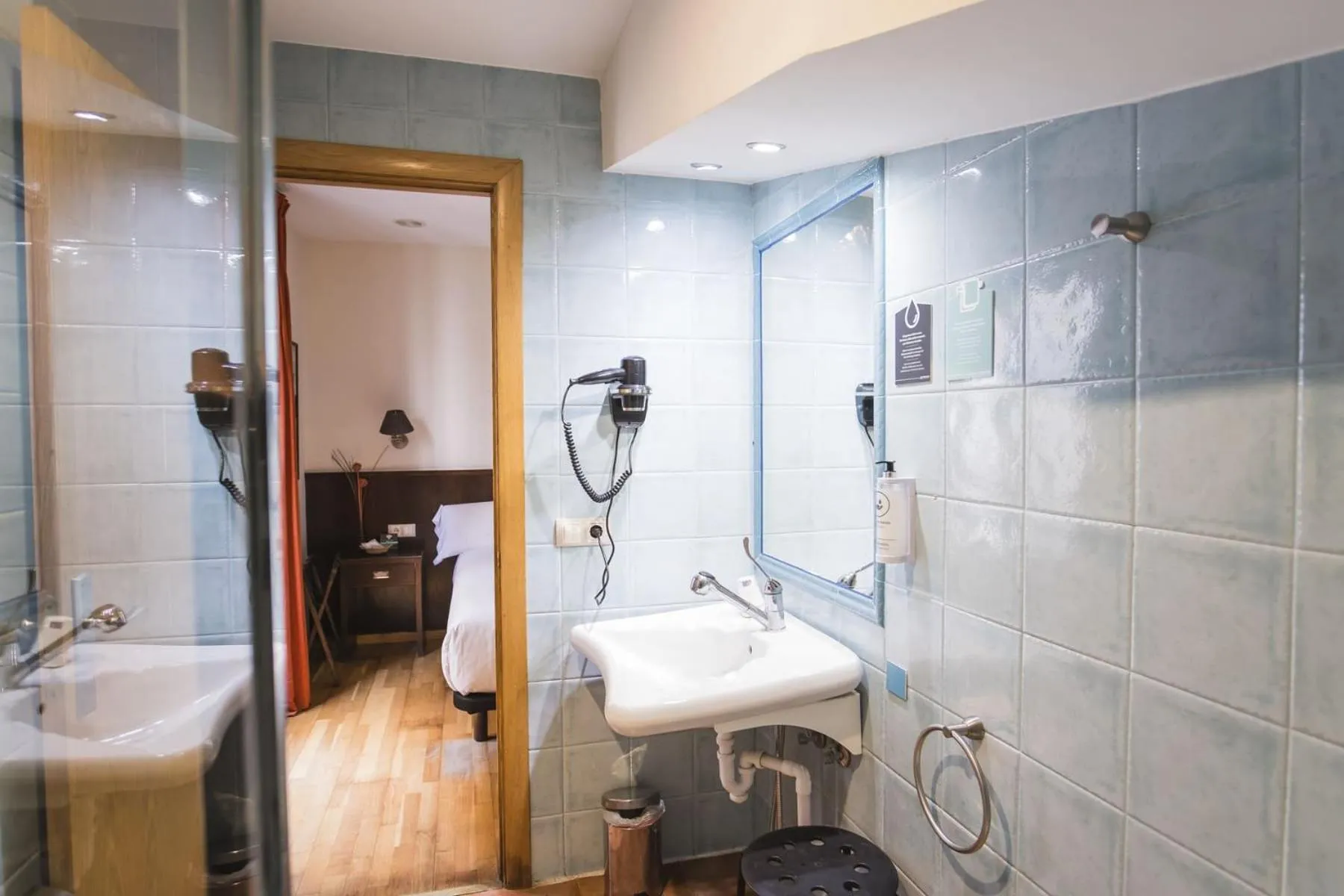 Bathroom in Hotel Alda Algalia