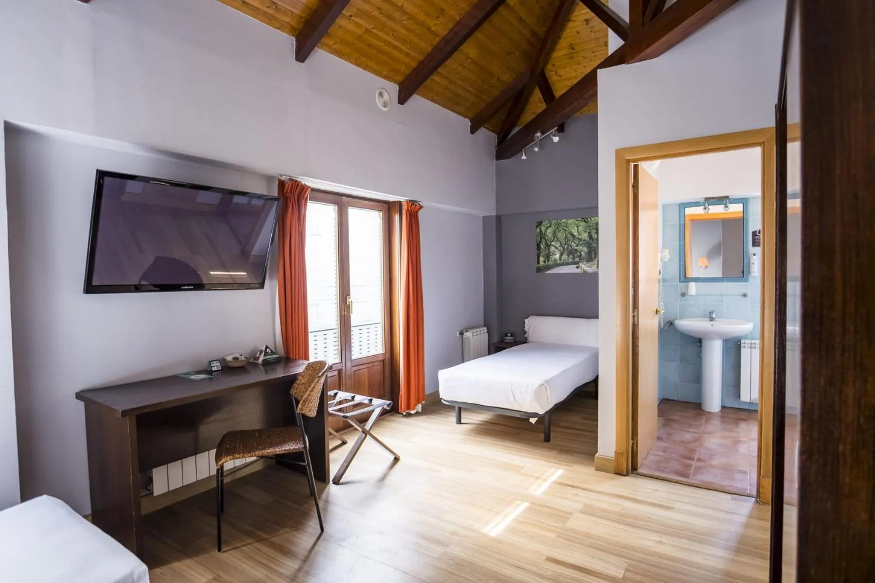 Bed in Hotel Alda Algalia