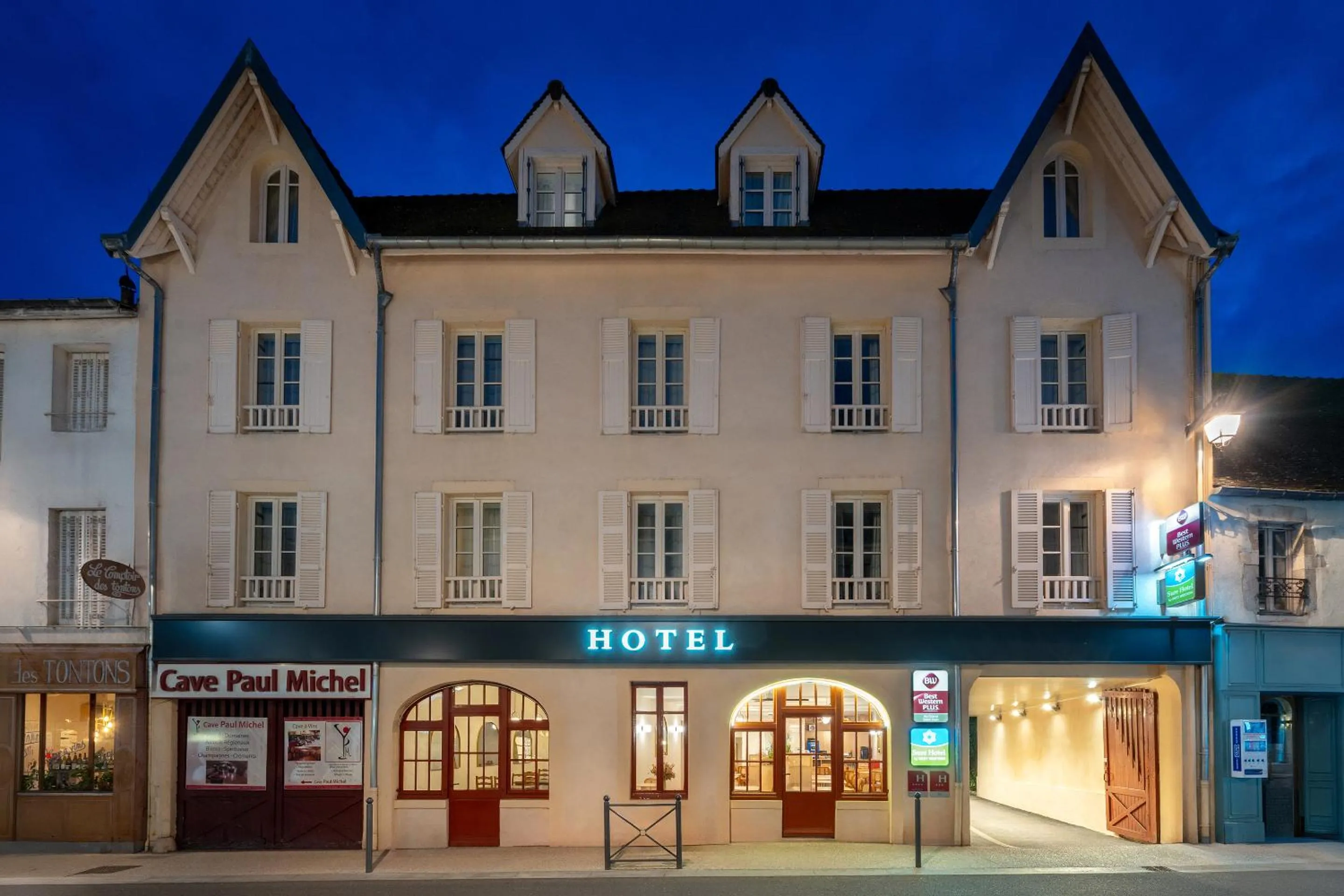 Facade/entrance in Best Western Plus Au Grand Saint Jean