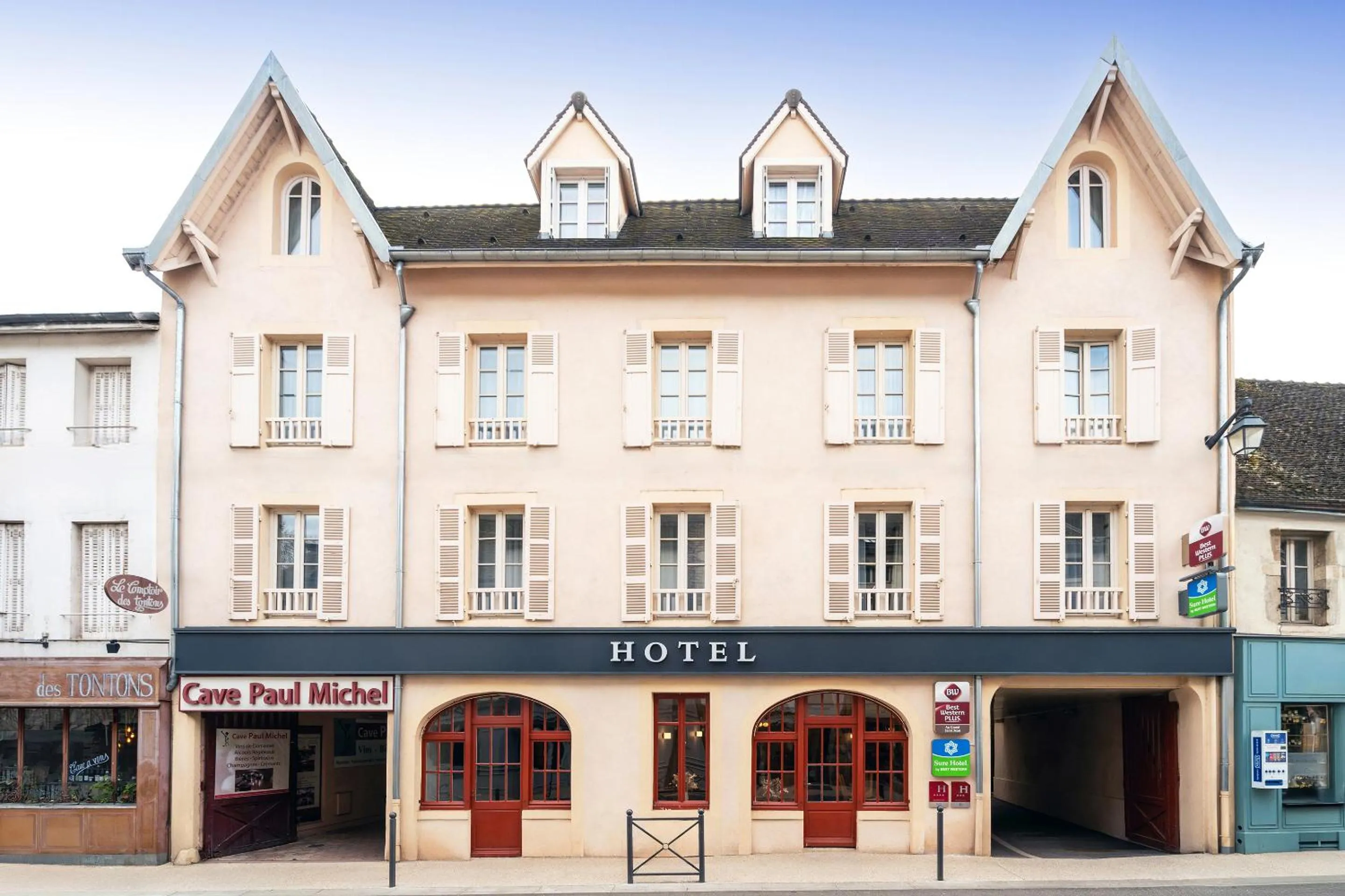 Facade/entrance in Best Western Plus Au Grand Saint Jean