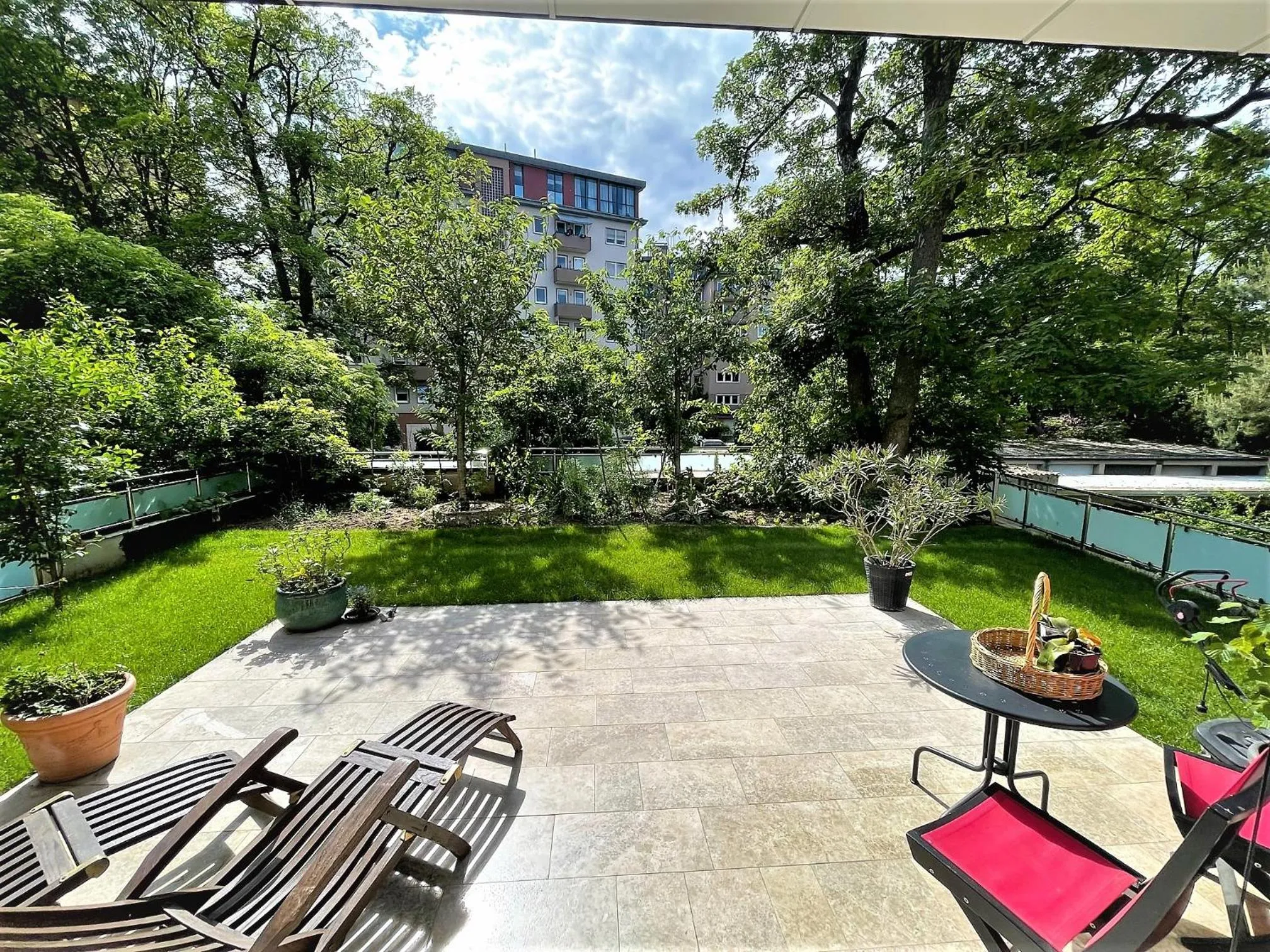 Day in Deluxe Apartments Christina 120 m² im Design Hotel Vosteen