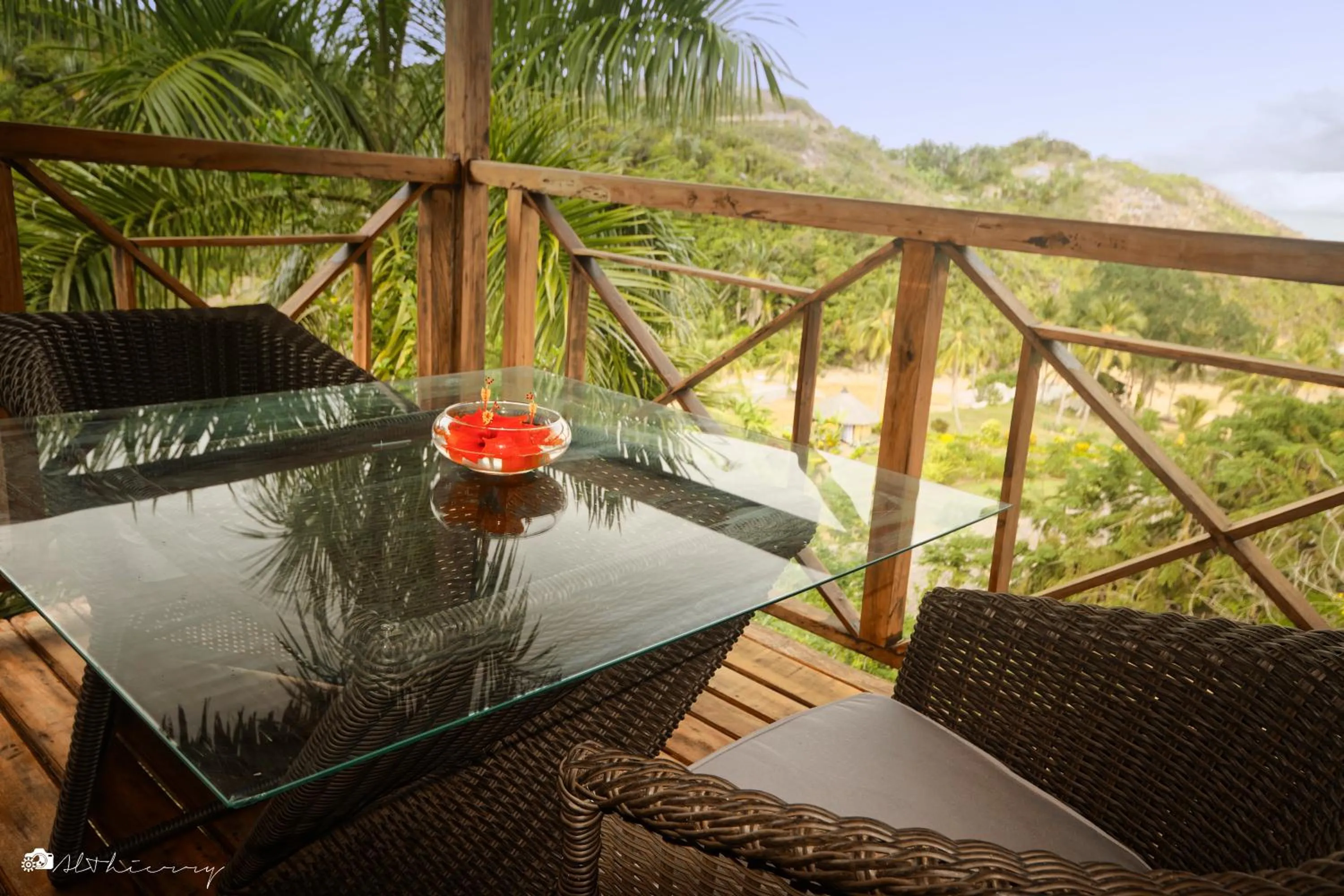 Patio in Hotel Océan Beach Sakatia
