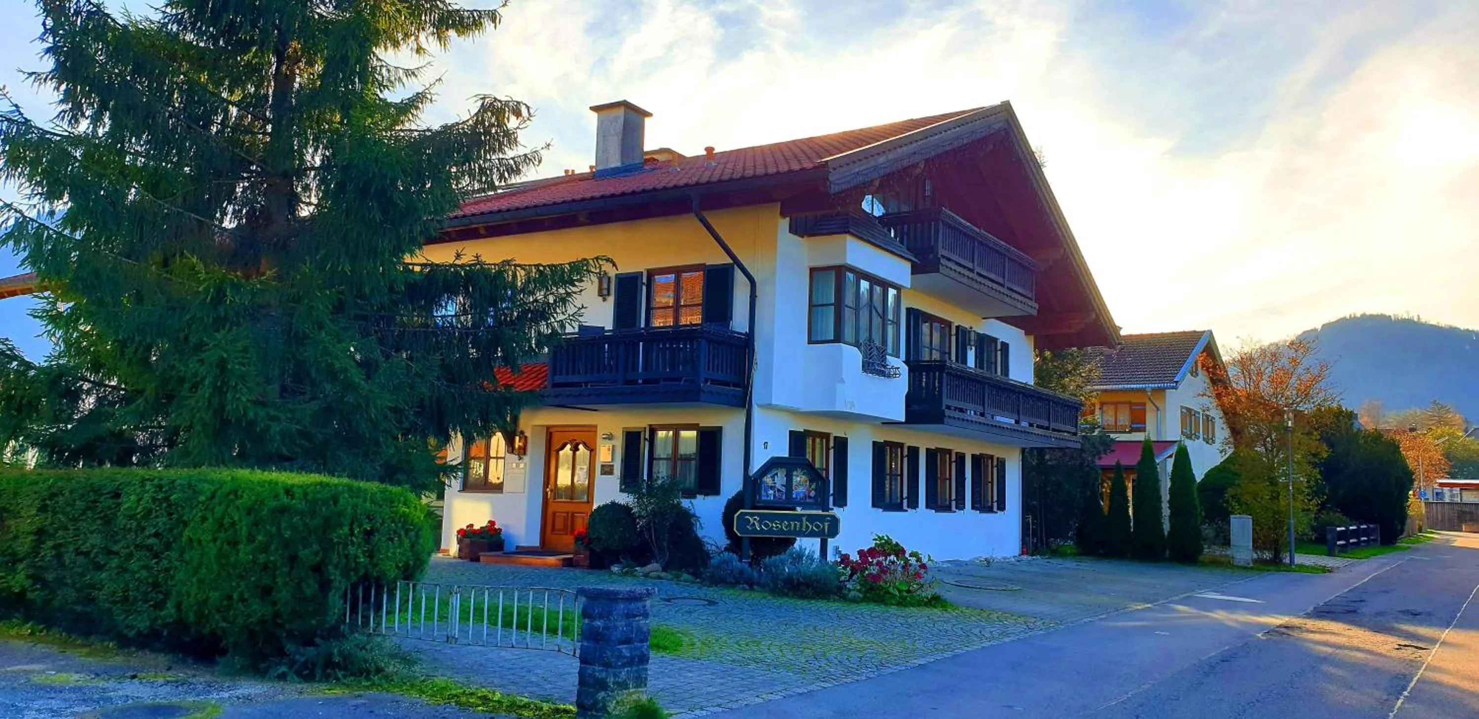 Property building in Alpenotel Rosenhof Ruhpolding, Wellness, Chiemgau Karte, Travelingo Bonus Programm