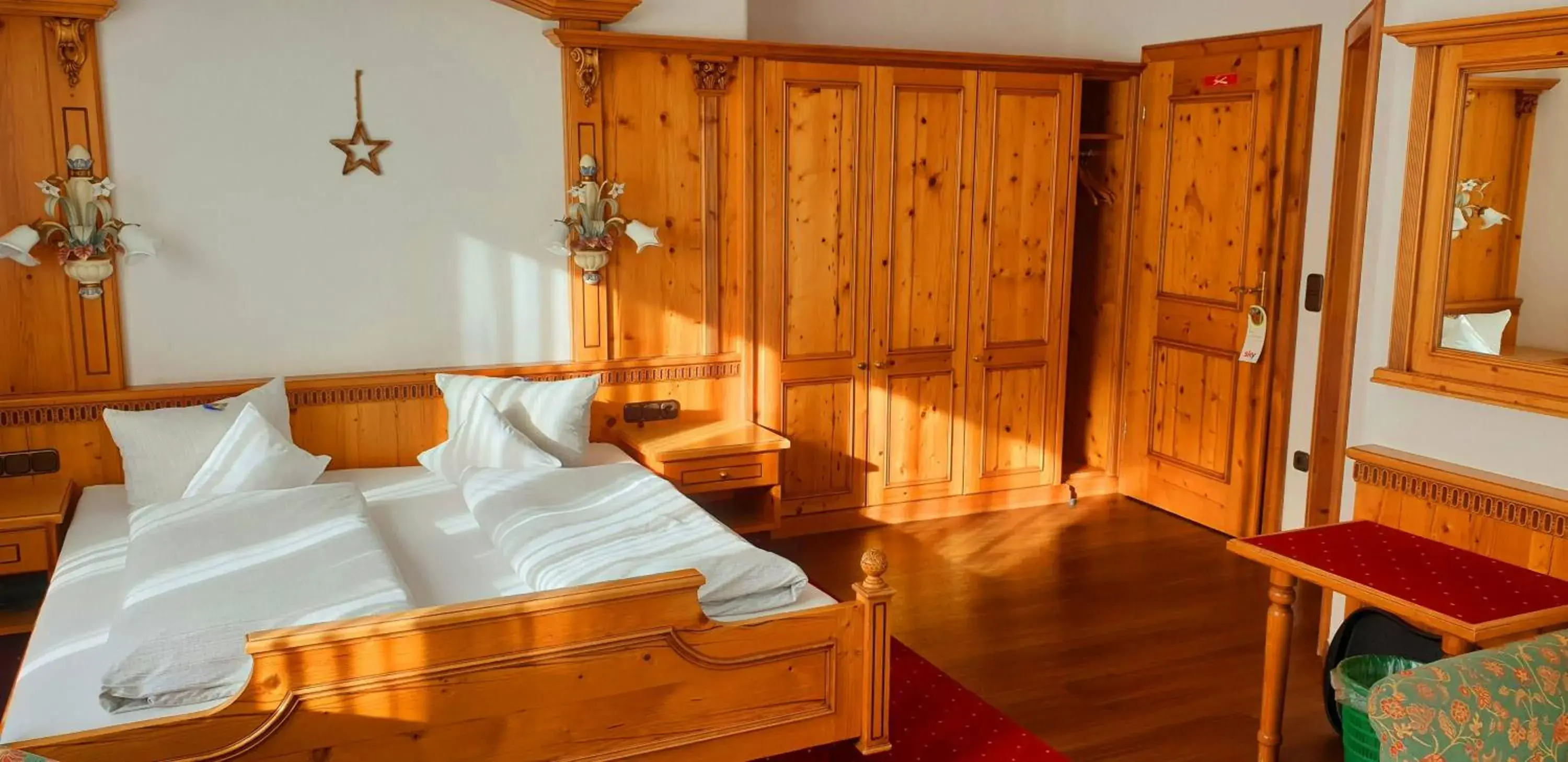 Family Room - single occupancy in Alpenotel Rosenhof Ruhpolding, Wellness, Chiemgau Karte, Travelingo Bonus Programm Family Room - single occupancy in Alpenotel Rosenhof Ruhpolding, Wellness, Chiemgau Karte, Travelingo Bonus Programm