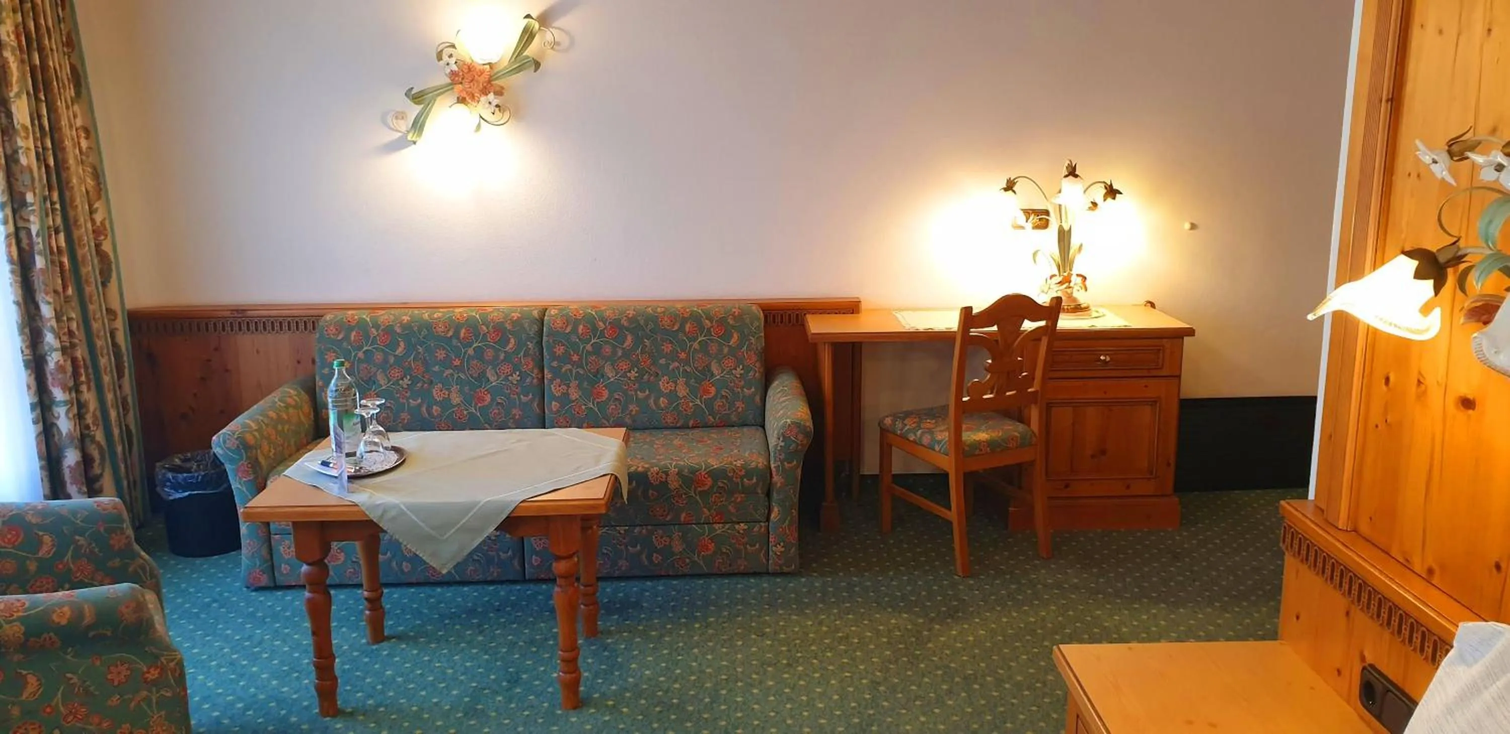 Bedroom in Alpenotel Rosenhof Ruhpolding, Wellness, Chiemgau Karte, Travelingo Bonus Programm