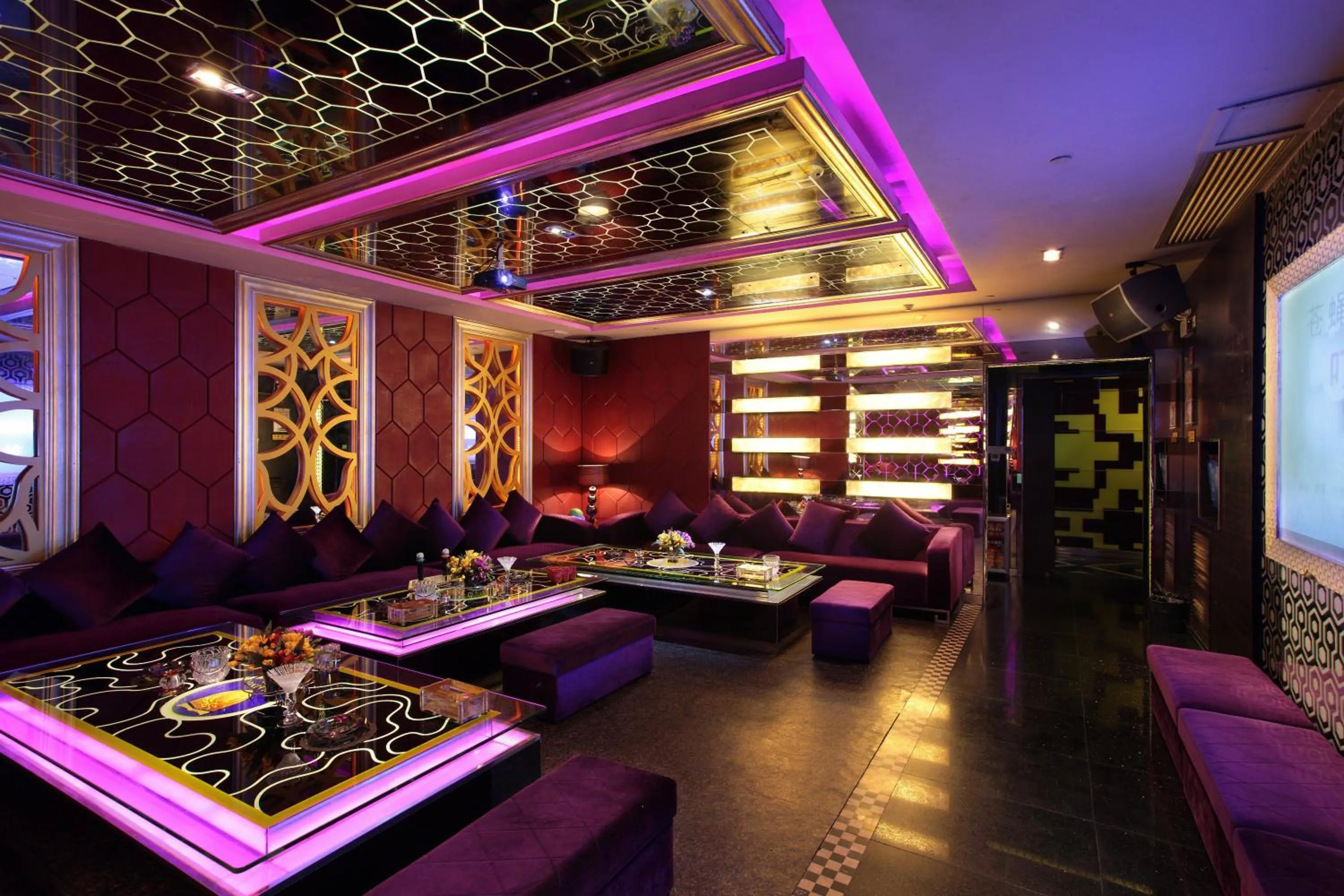 Karaoke in Yanling Hotel