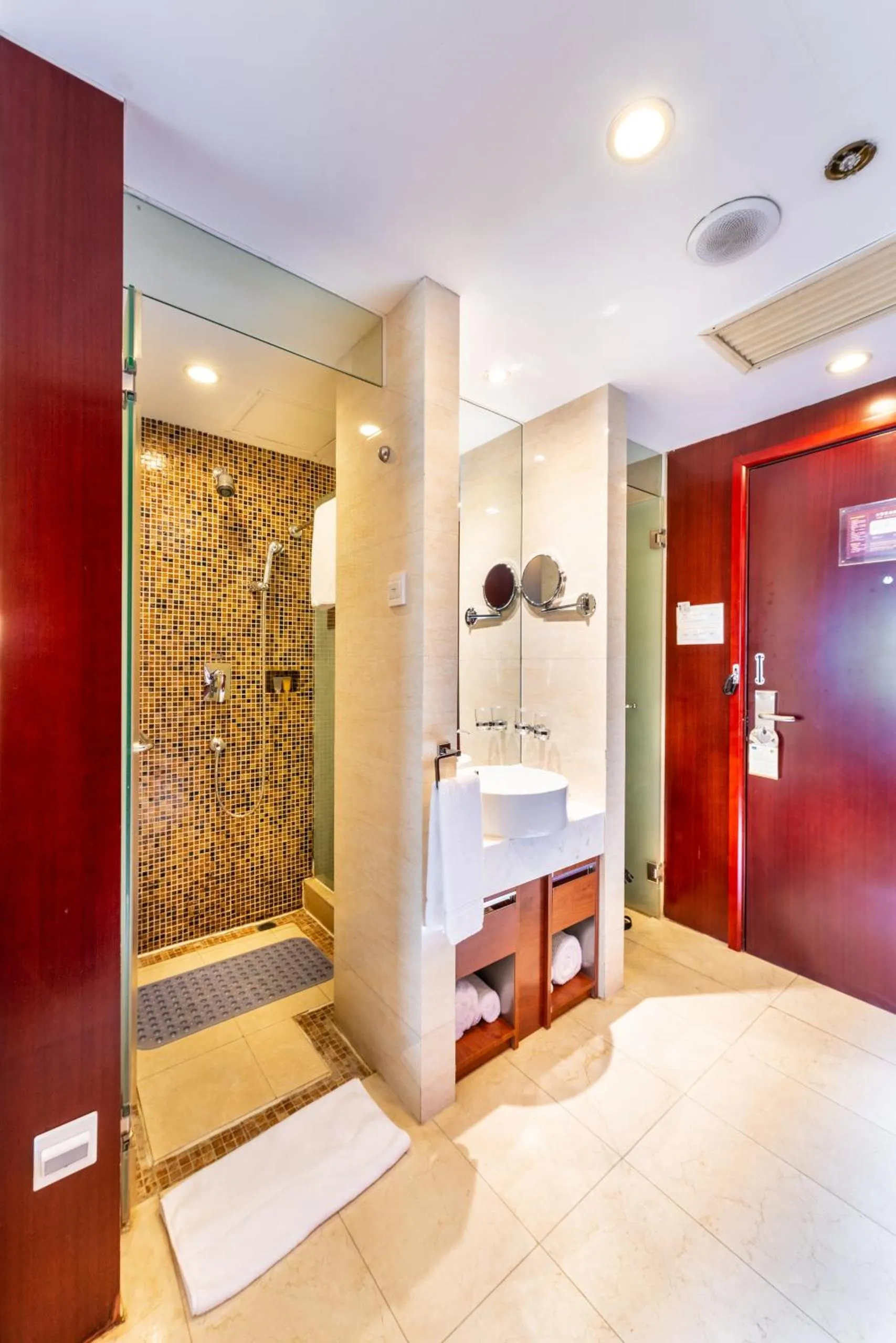 Bathroom in Yanling Hotel