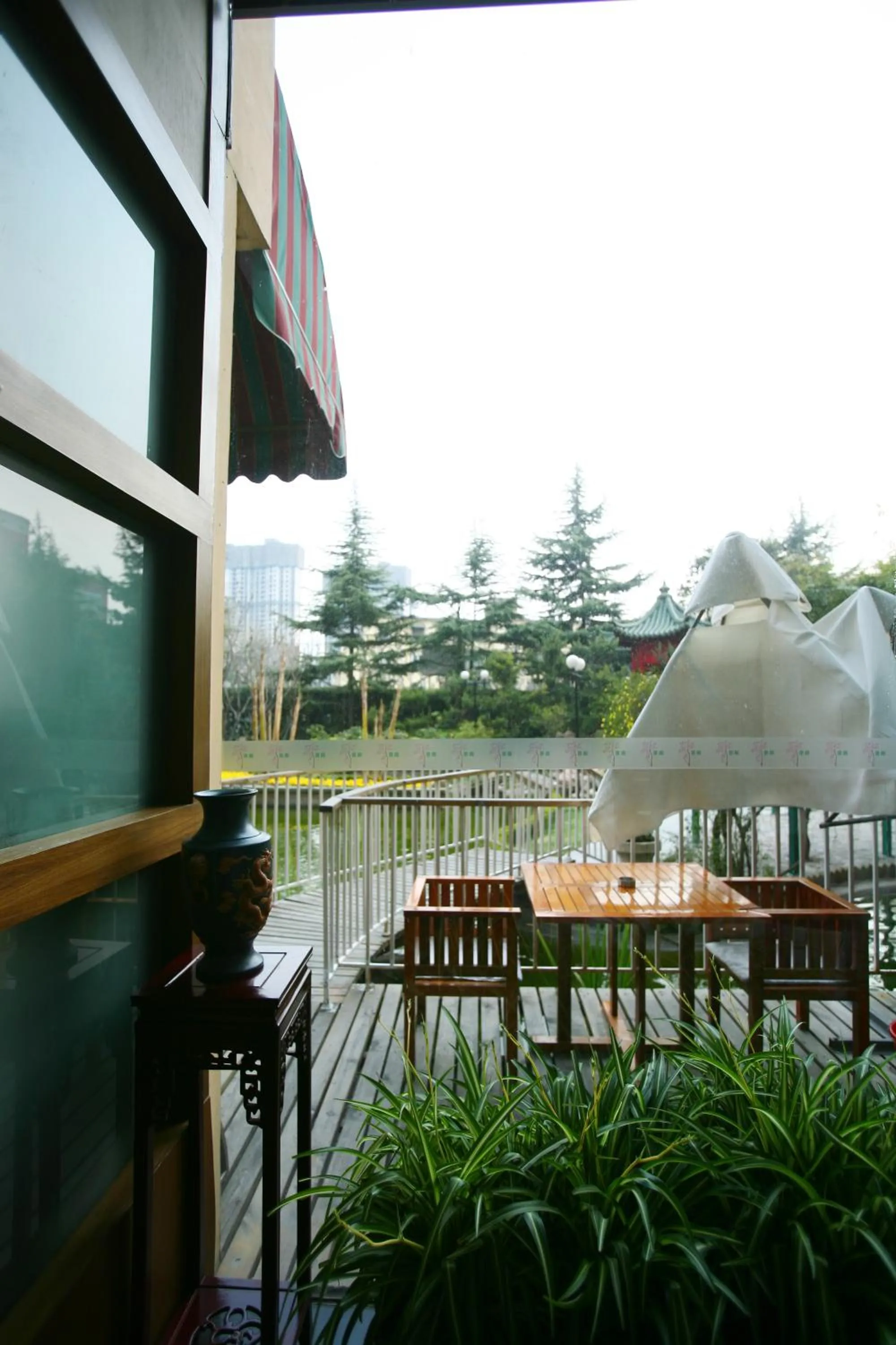 Decorative detail in Grand Skylight Gardens Hotel Shanghai Bai Se Road