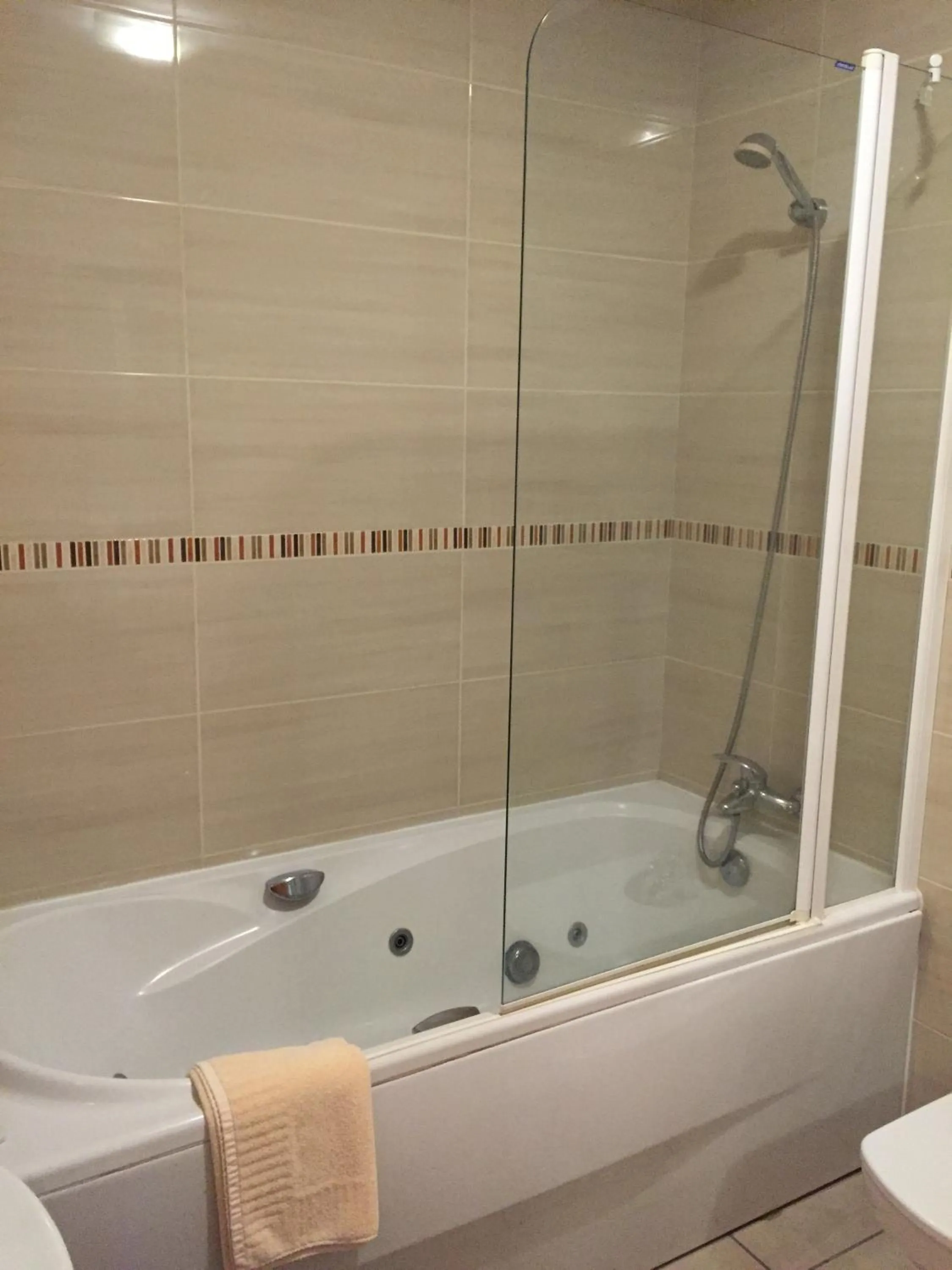 Hot Tub in Hotel Santa Cruz