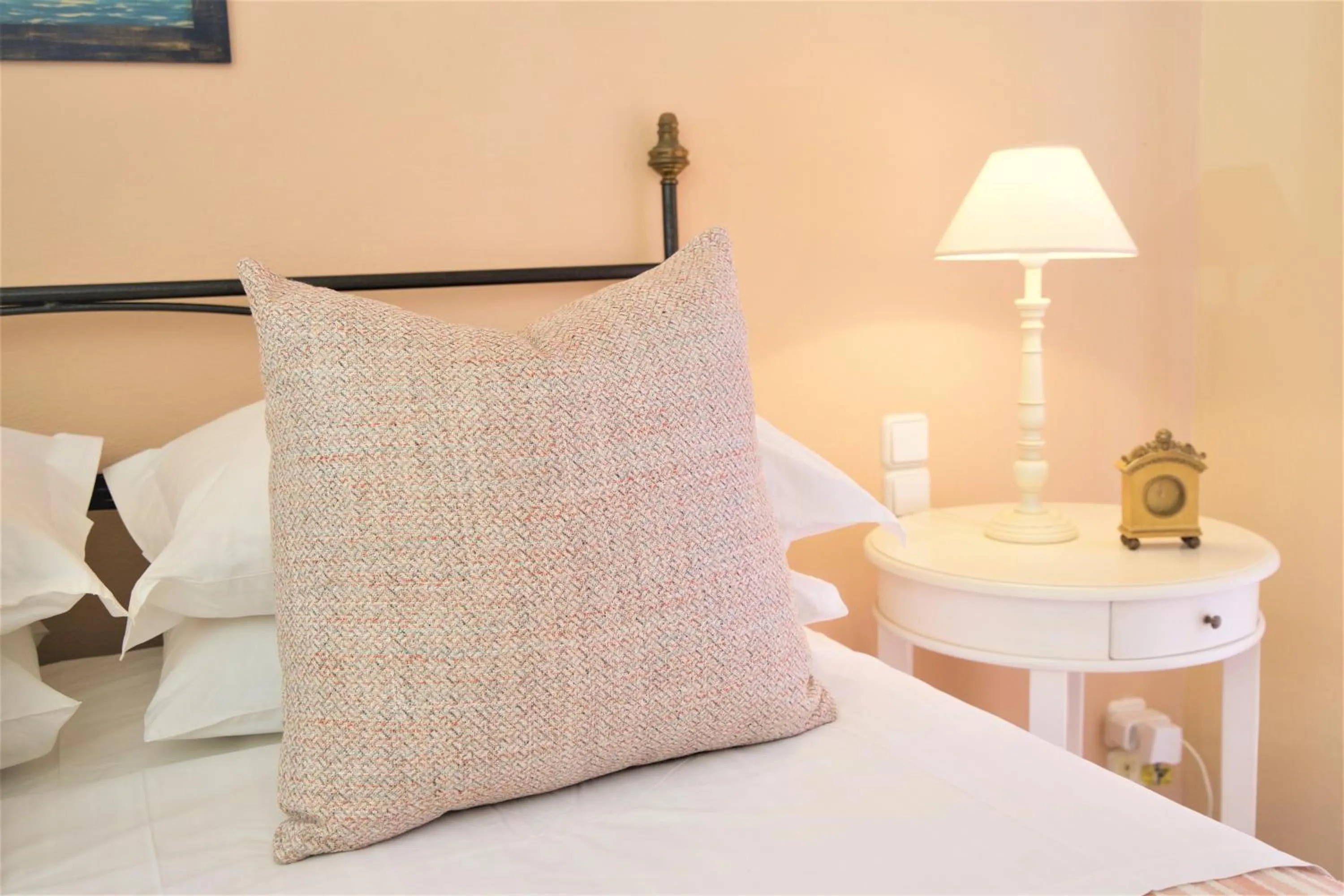 Bed in Agnantia Bed & Breakfast