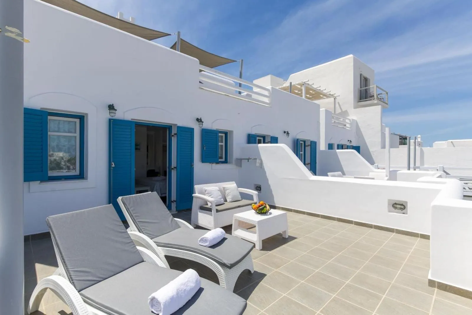 Alexandros Apartments