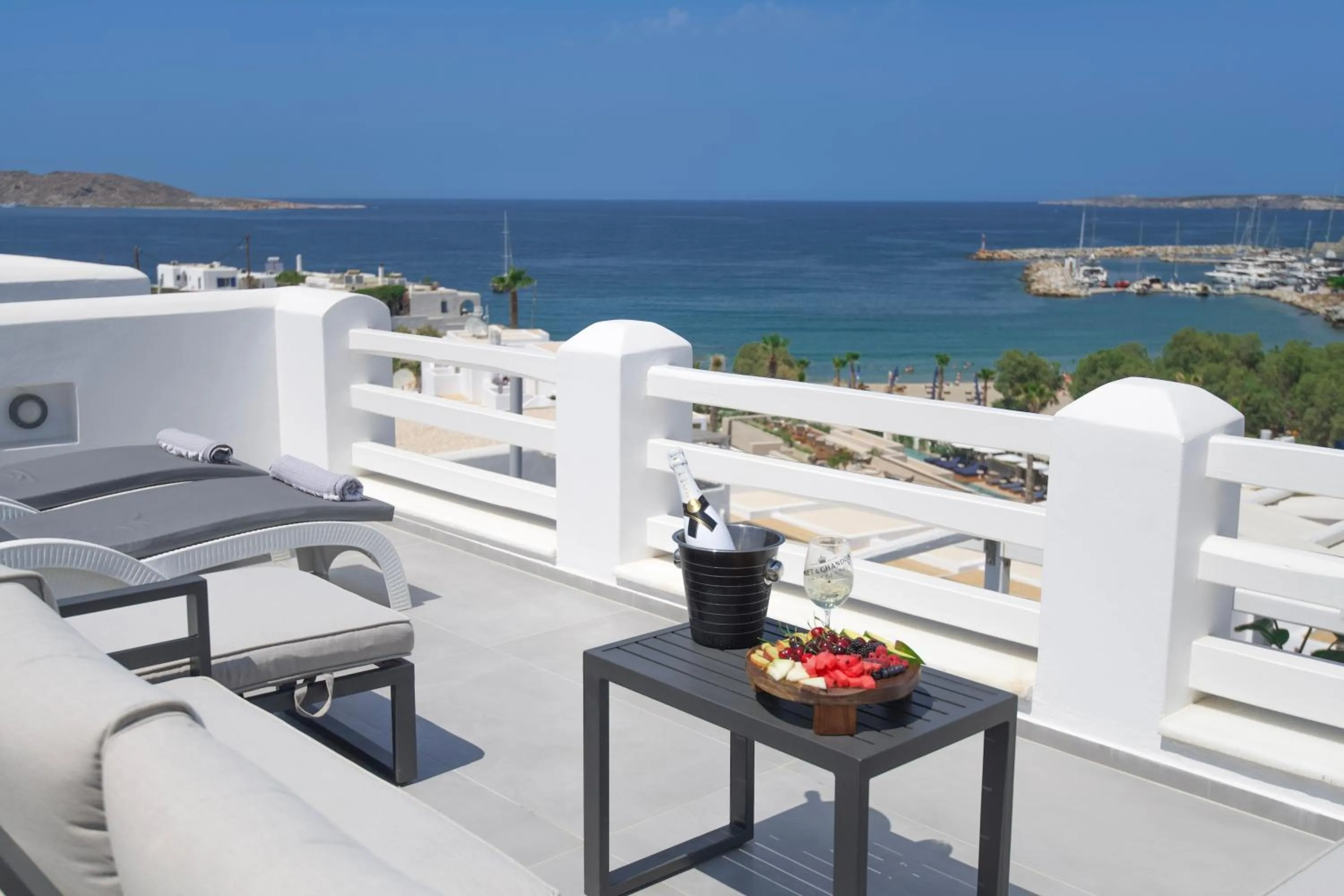 Alexandros Apartments