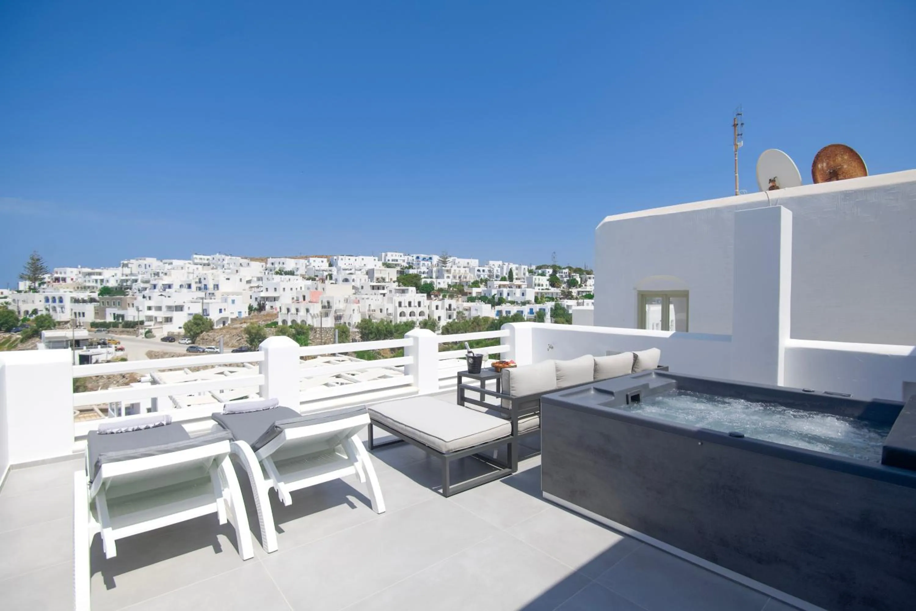 Alexandros Apartments