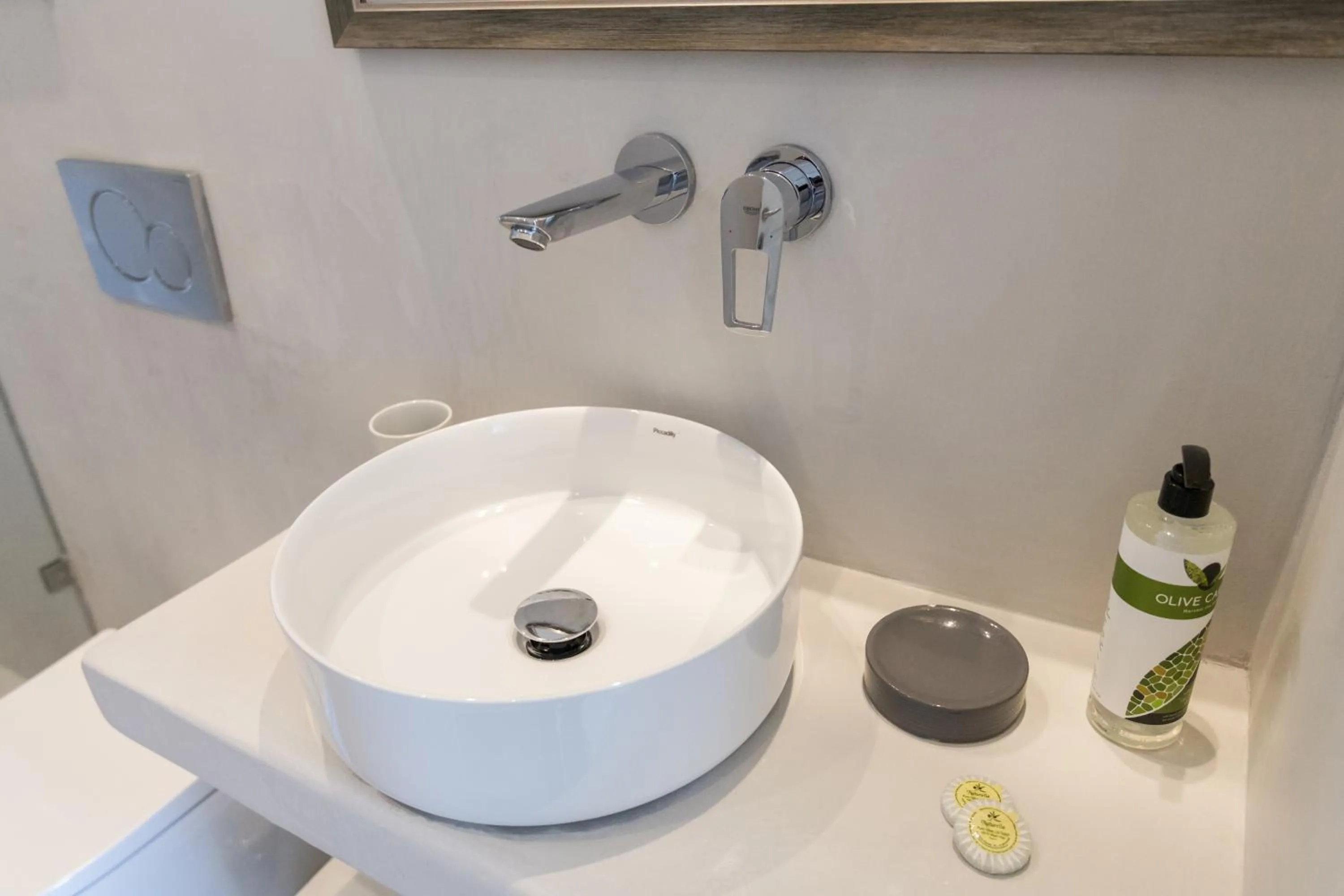 Alexandros Apartments