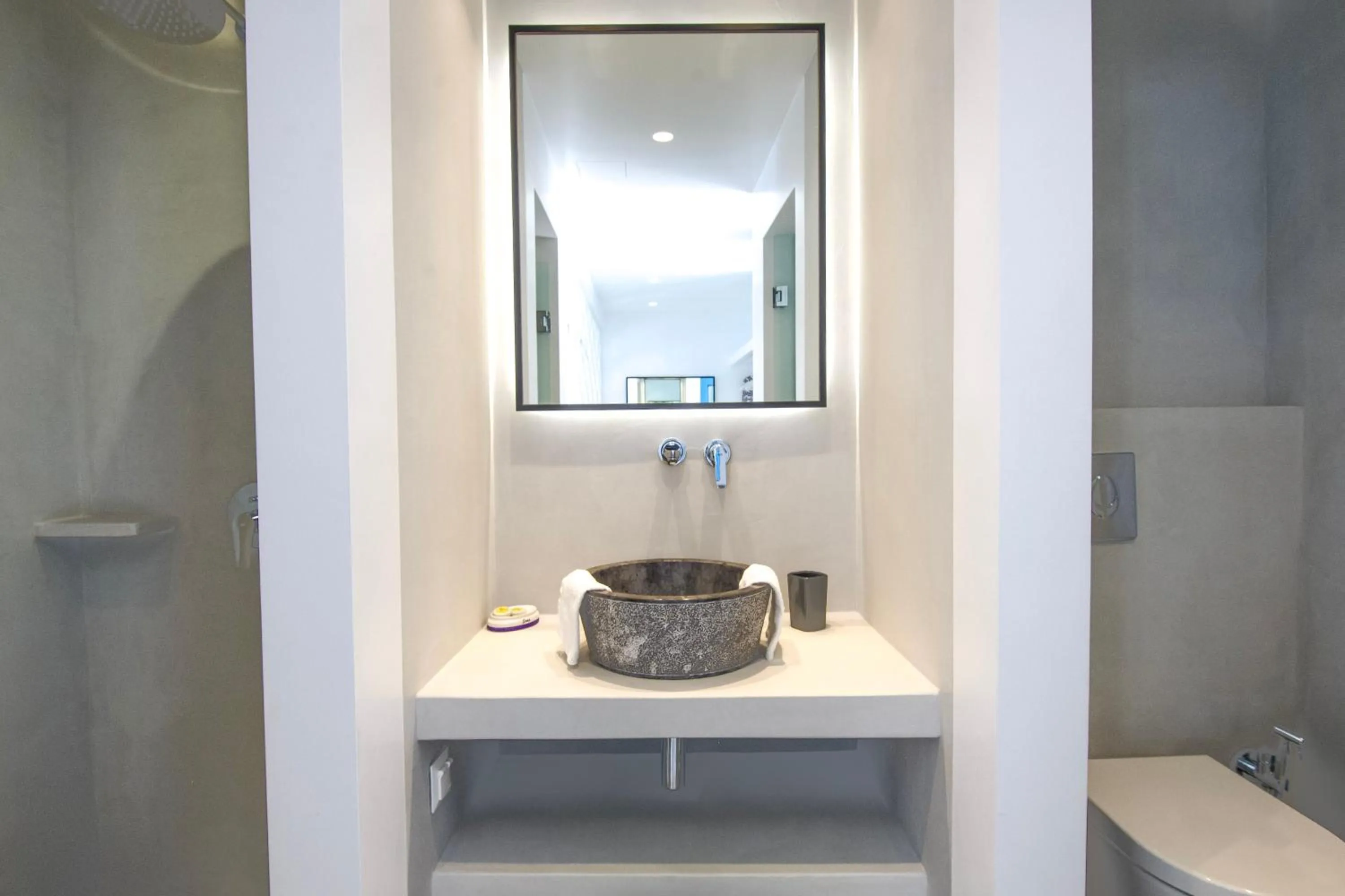 Alexandros Apartments