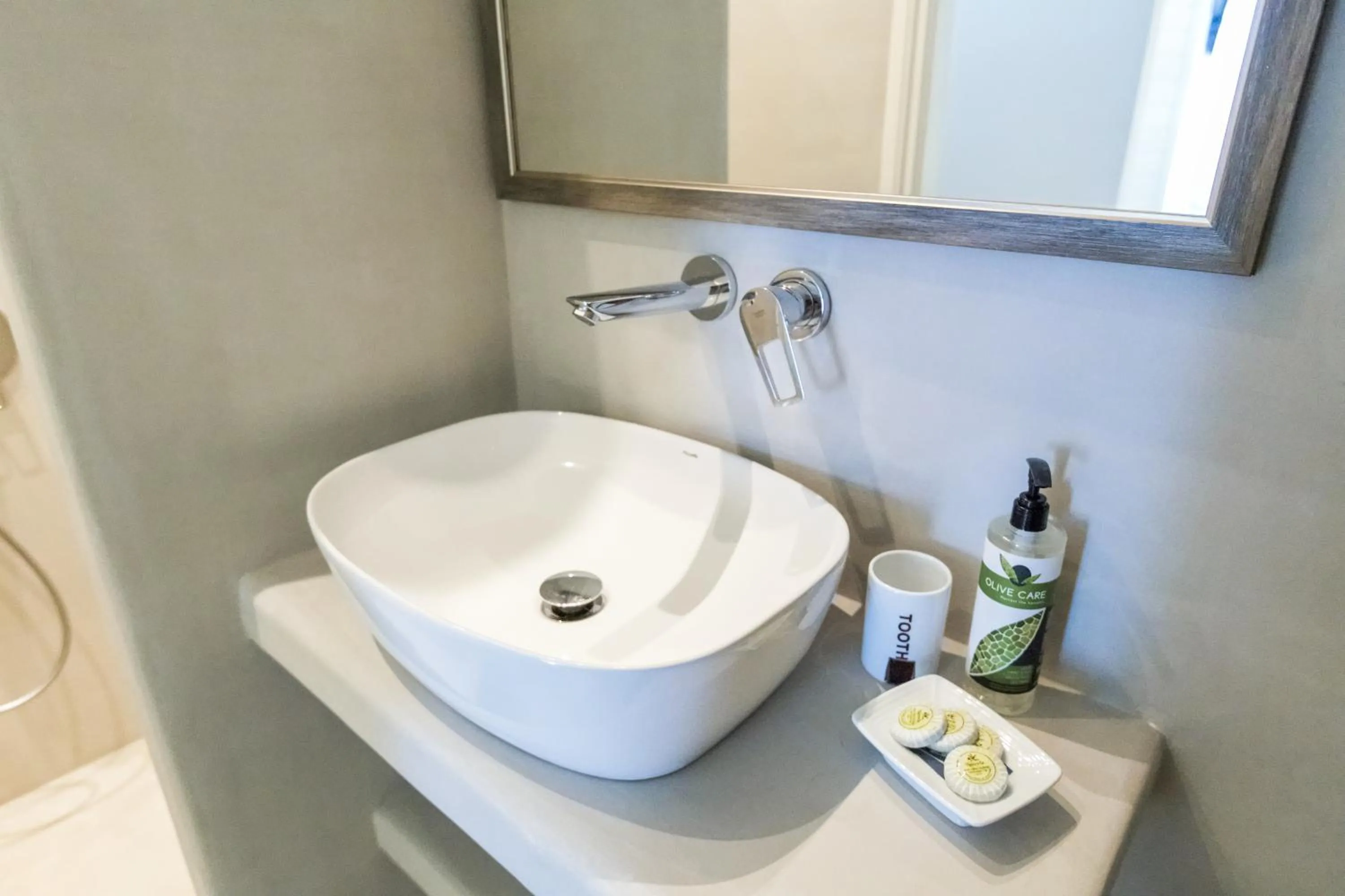 Alexandros Apartments