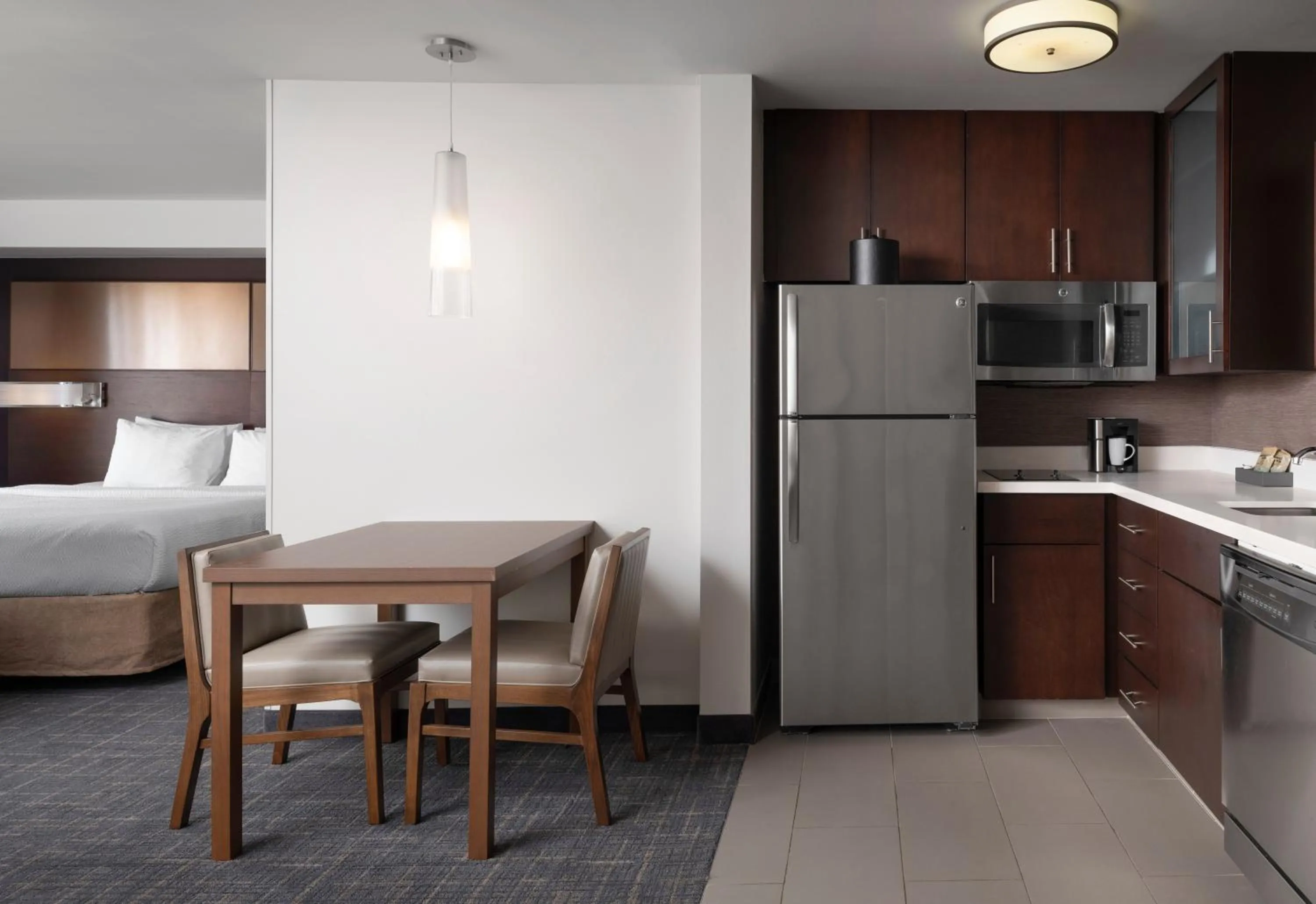 kitchen, Bed in Residence Inn by Marriott Austin Lake Austin/River Place