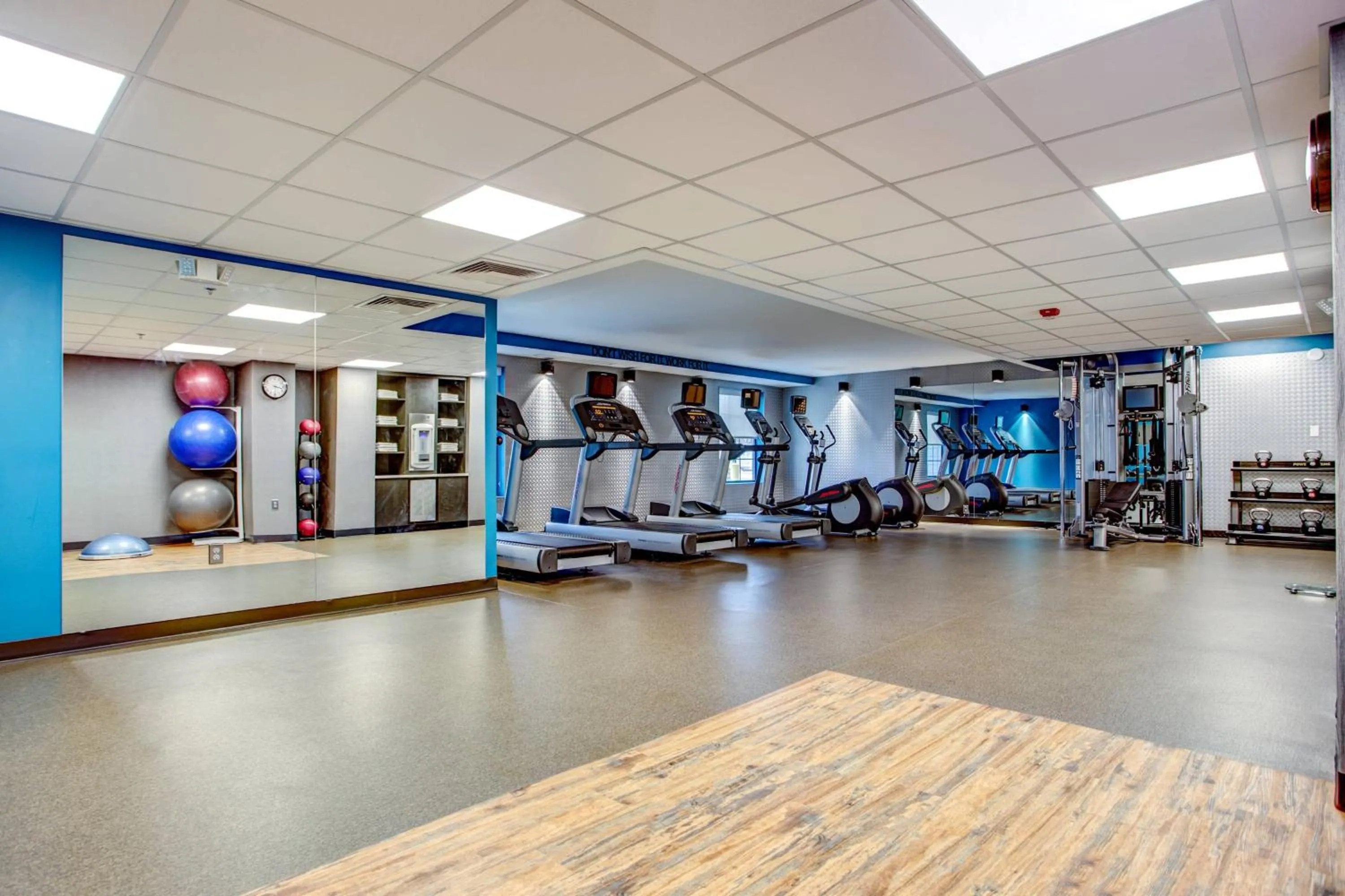 Fitness centre/facilities in Fairfield Inn & Suites by Marriott Springfield Holyoke