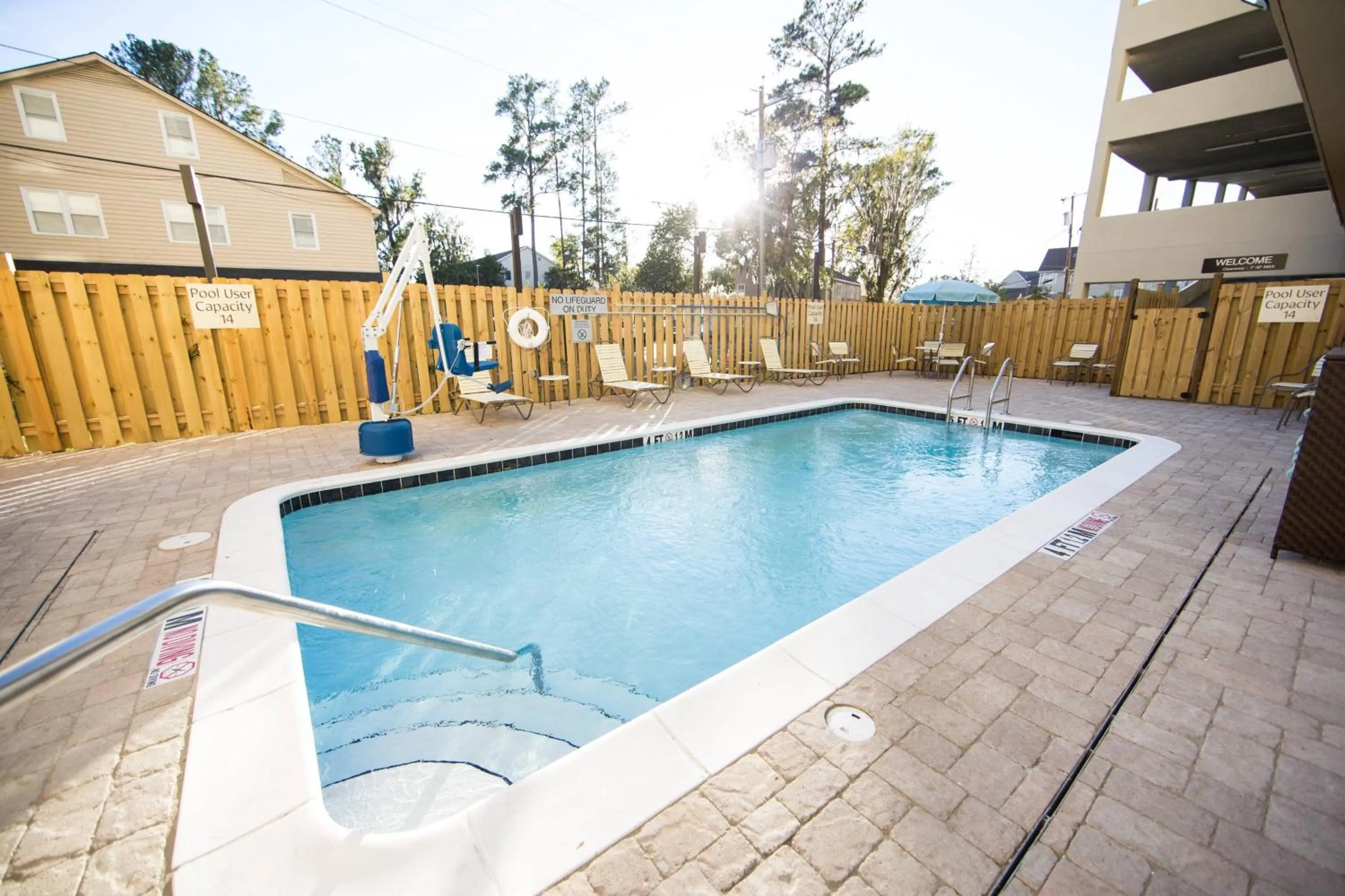 Swimming pool in Fairfield Inn & Suites by Marriott Savannah Midtown