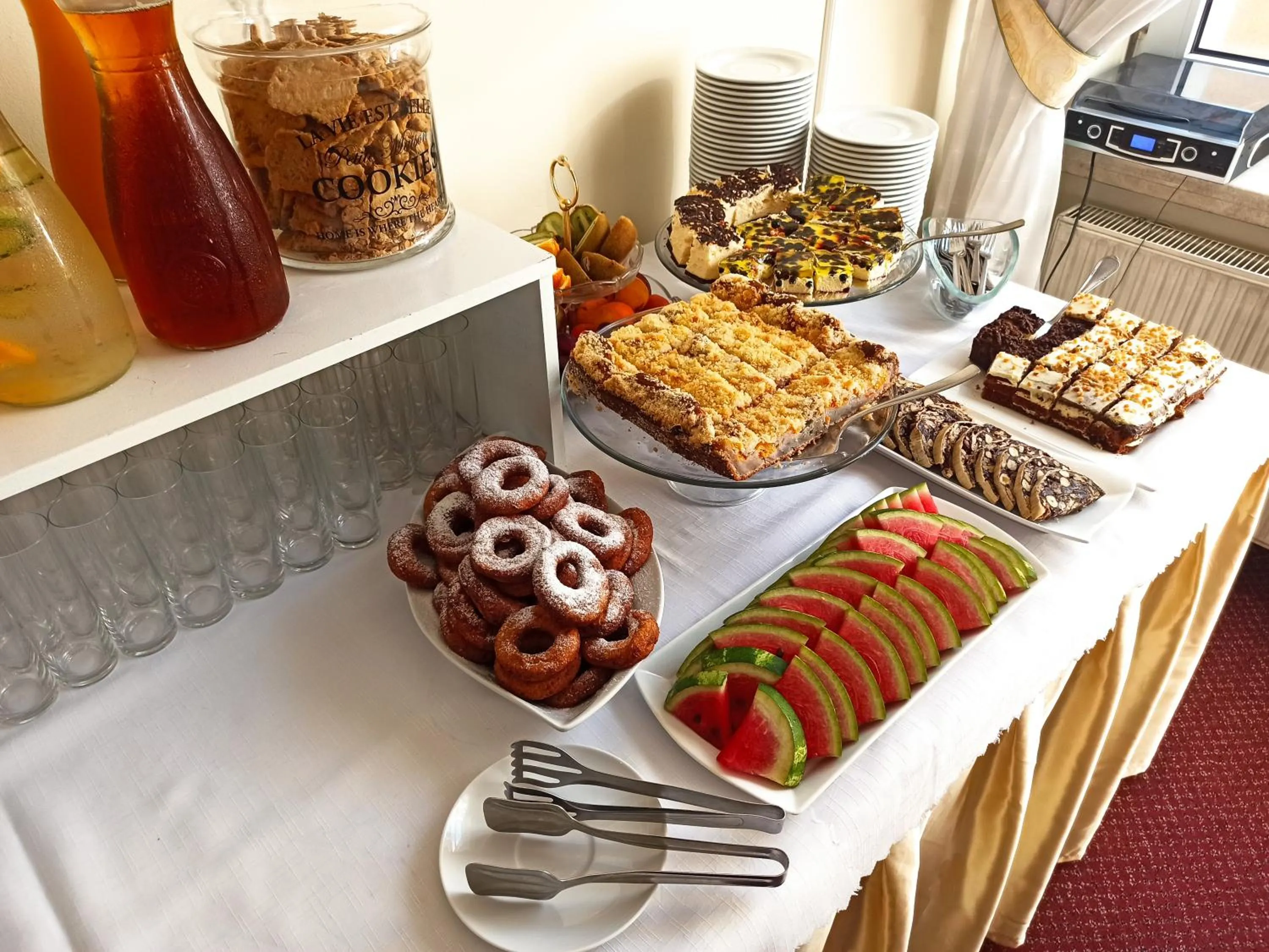 Buffet breakfast in Hotel Bartis