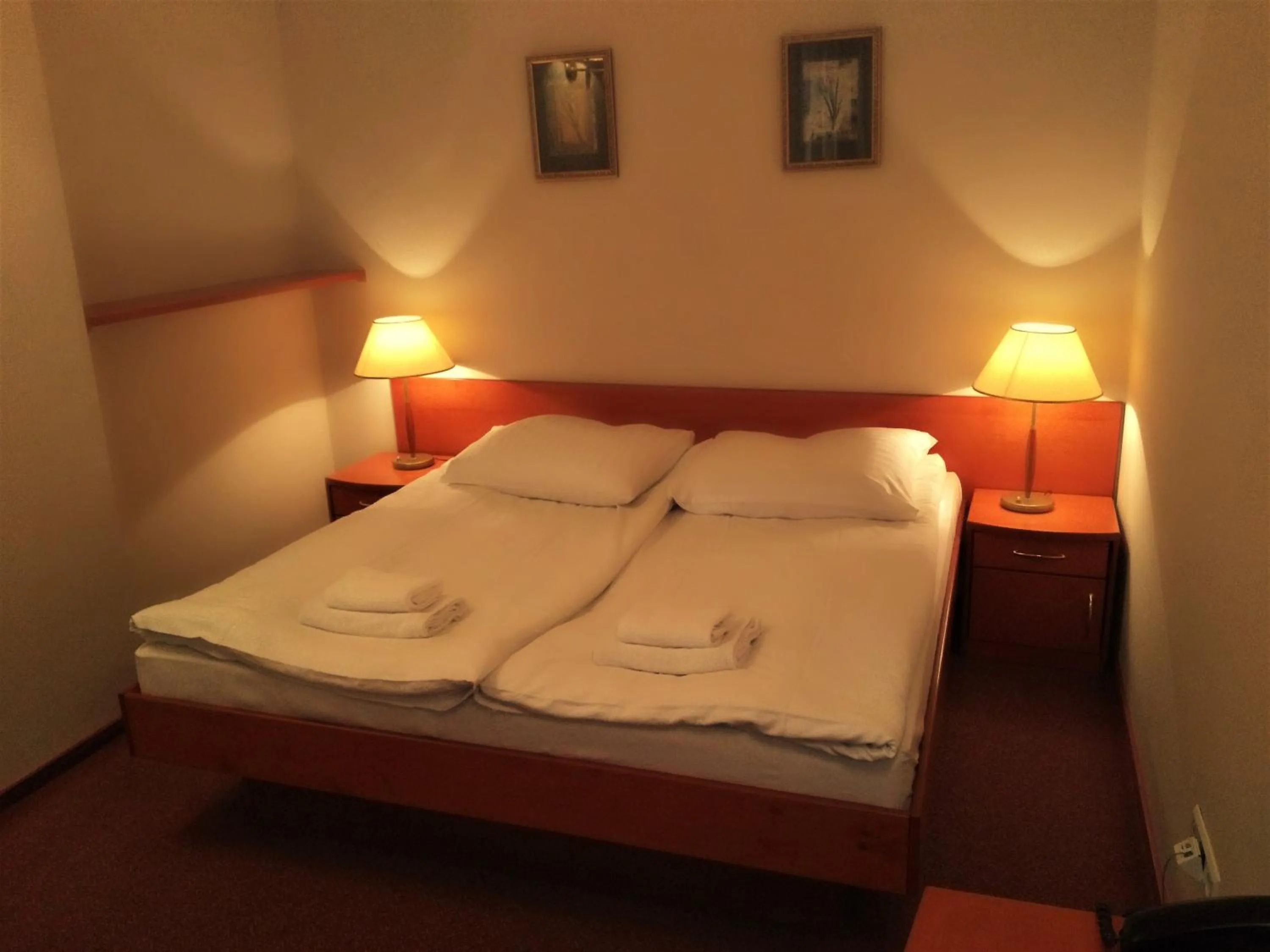 Photo of the whole room, Bed in Hotel Bartis