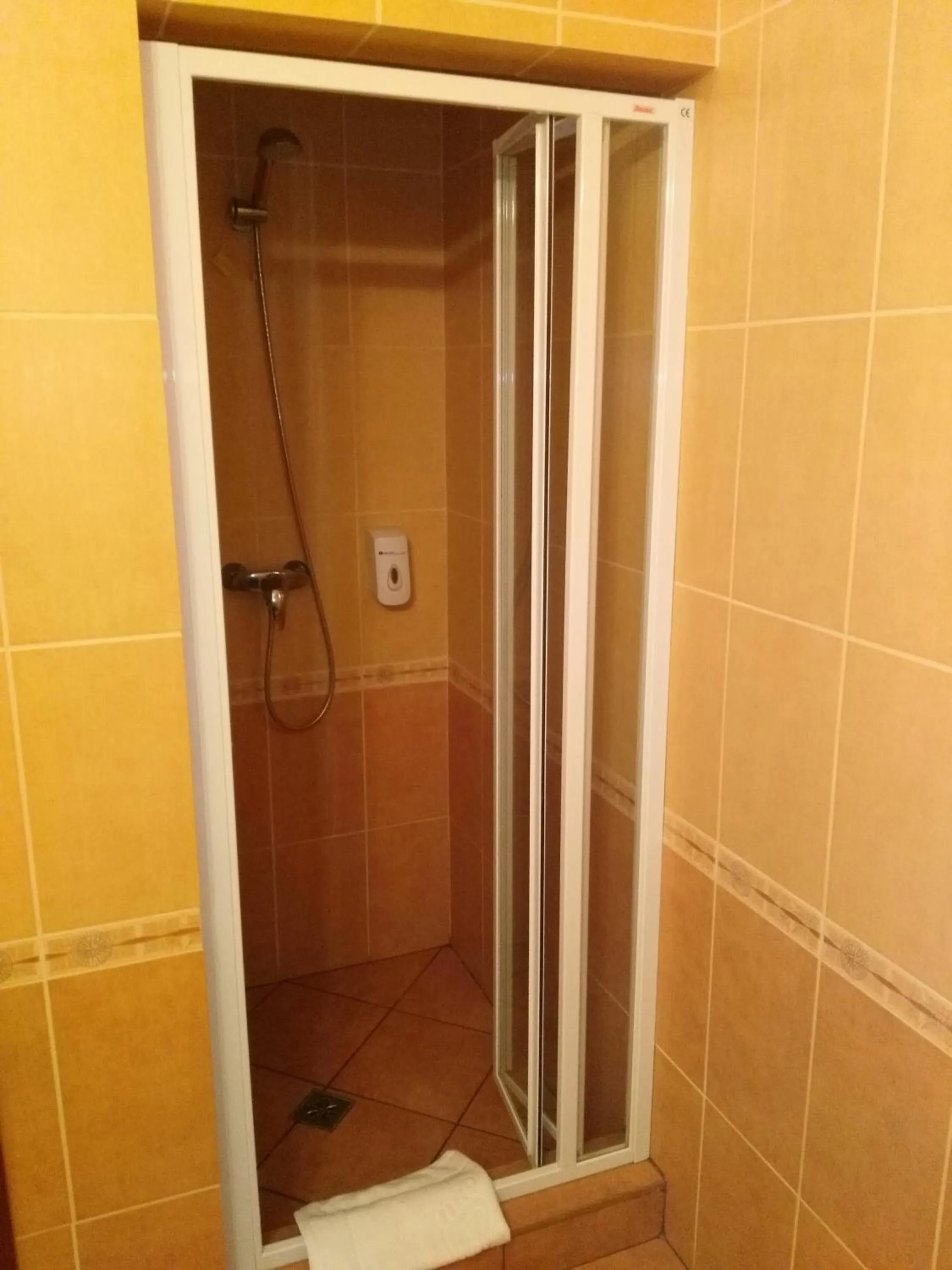 Photo of the whole room in Hotel Bartis