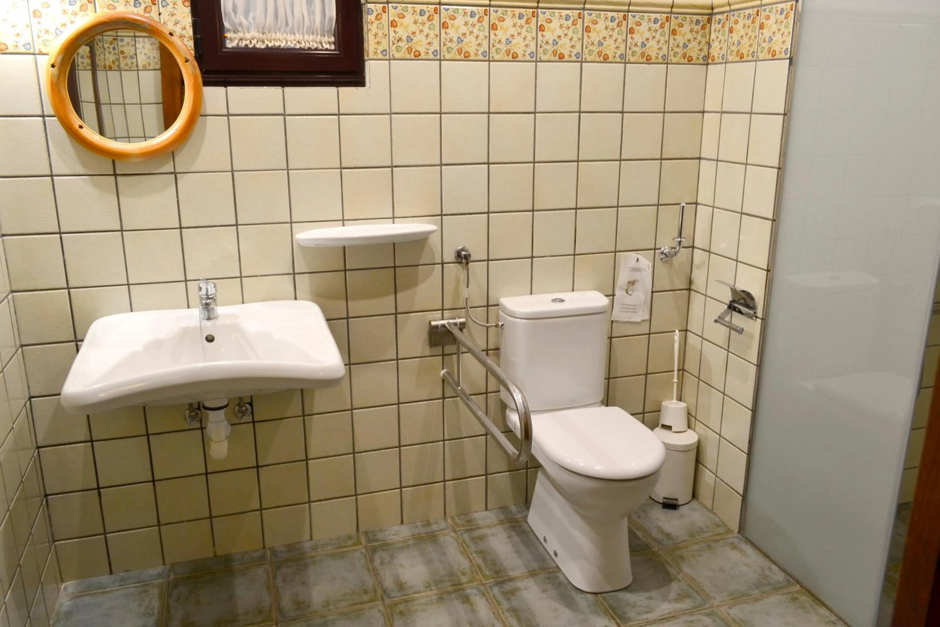 Bathroom in Hotel Alda Vía León