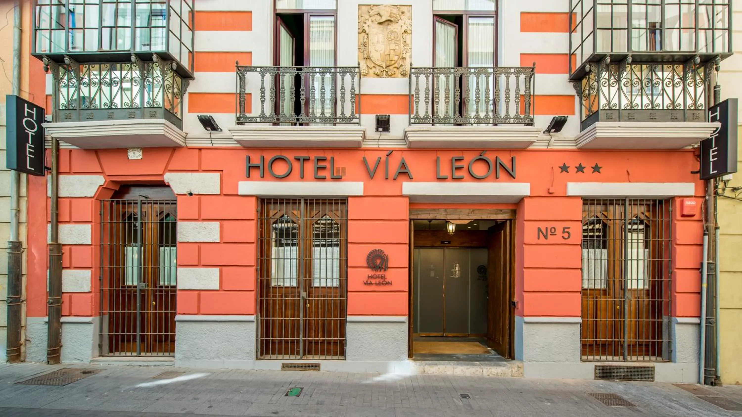 Facade/entrance in Hotel Alda Vía León