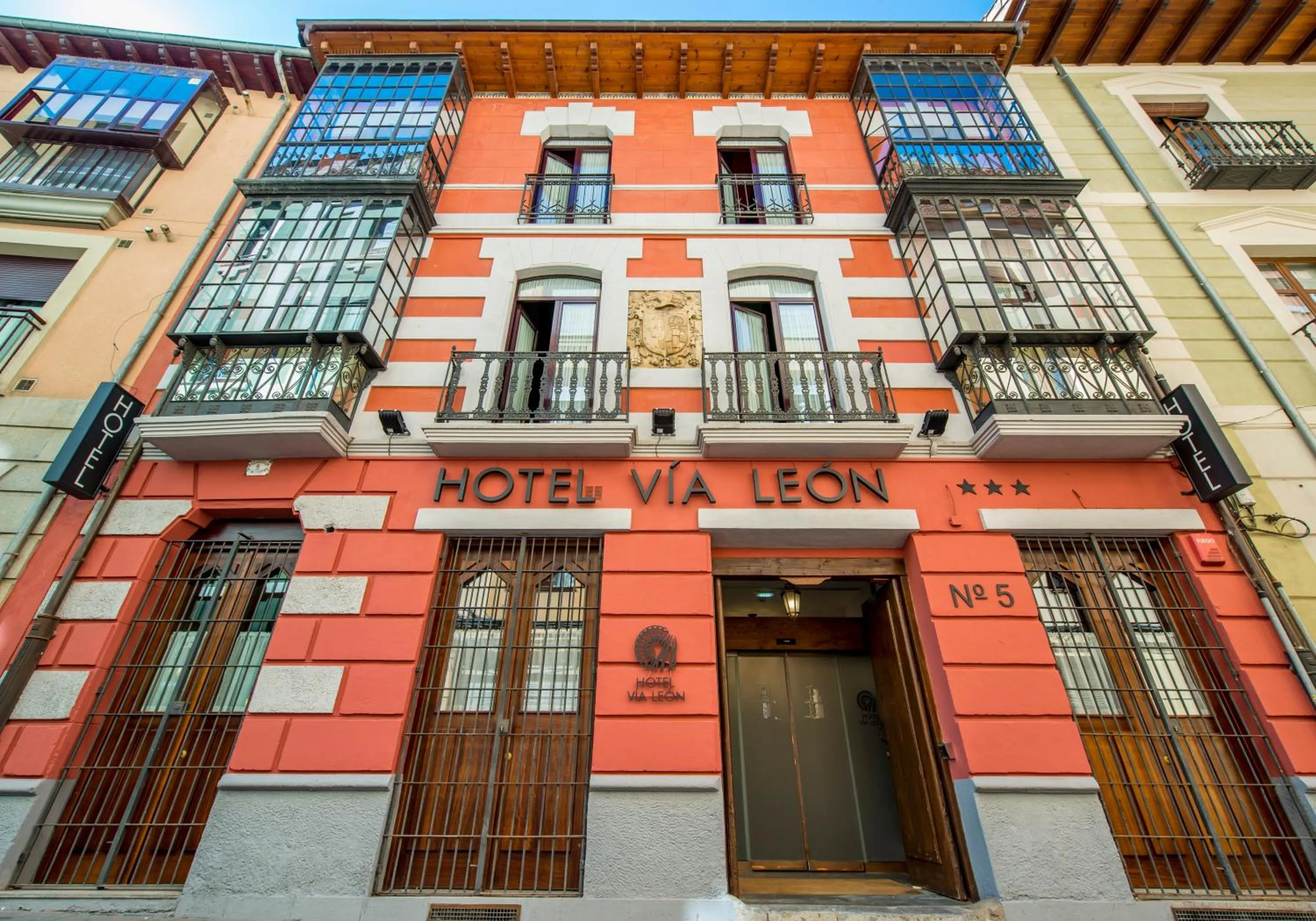 Facade/entrance in Hotel Alda Vía León
