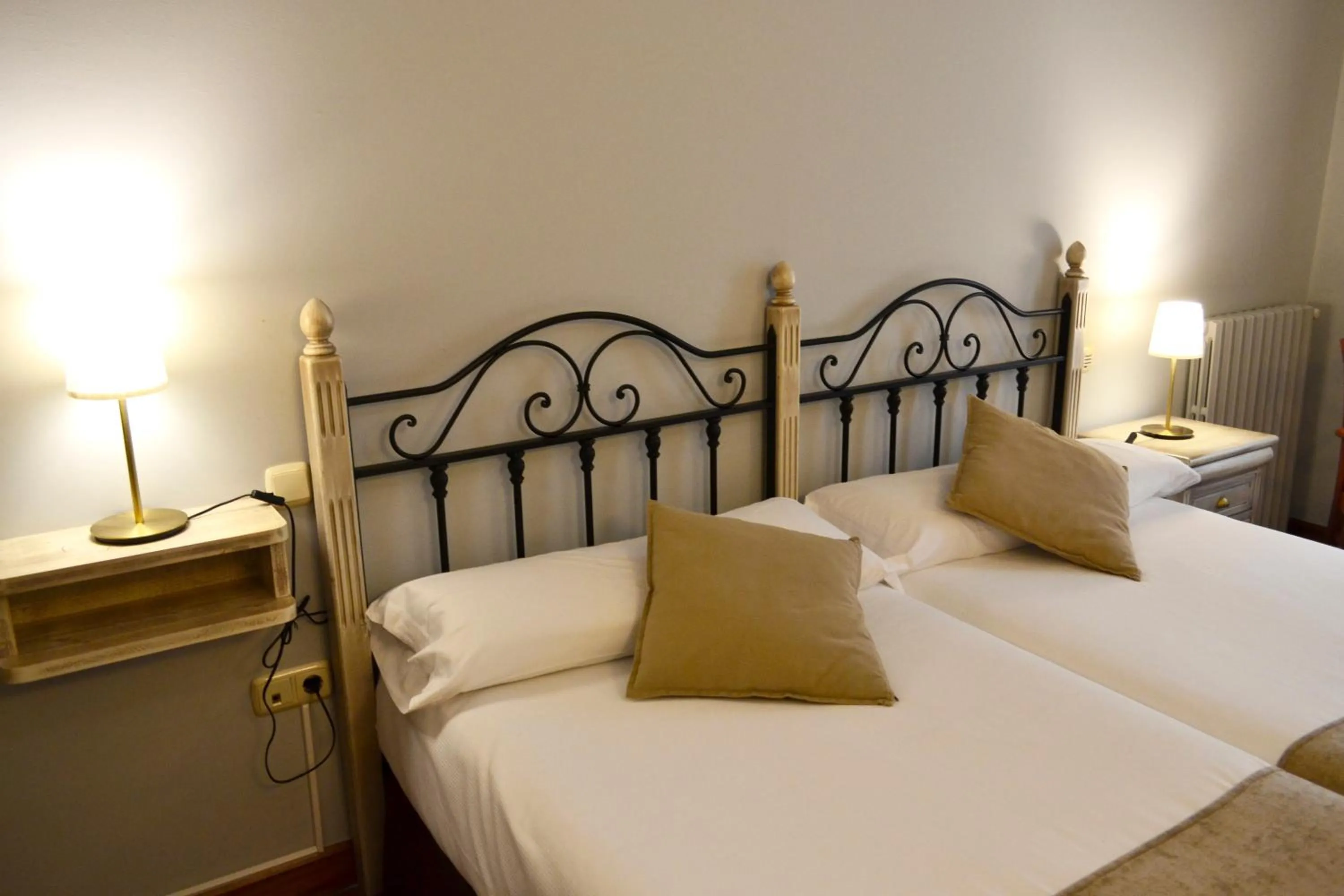 Bed in Hotel Alda Vía León