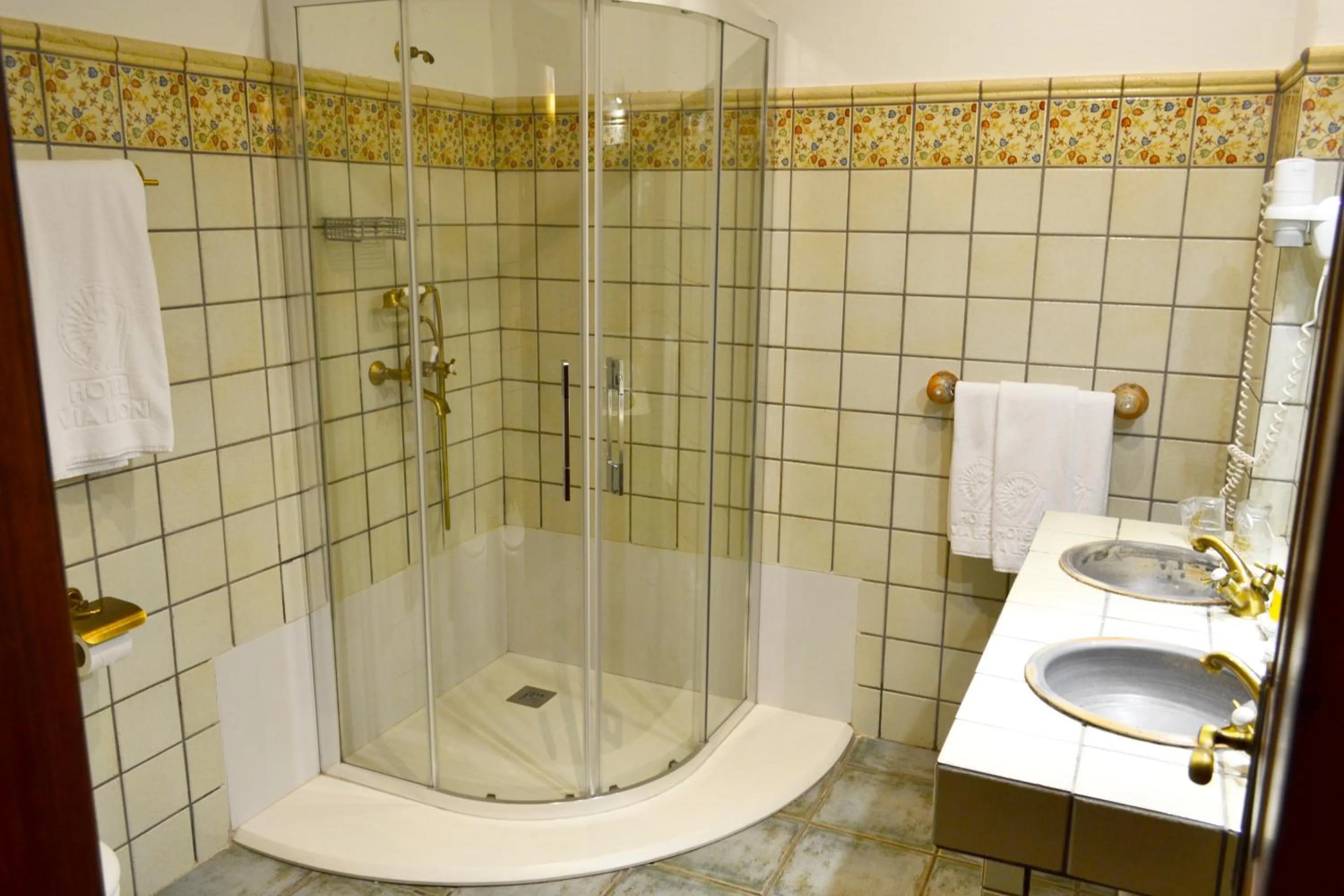 Bathroom in Hotel Alda Vía León