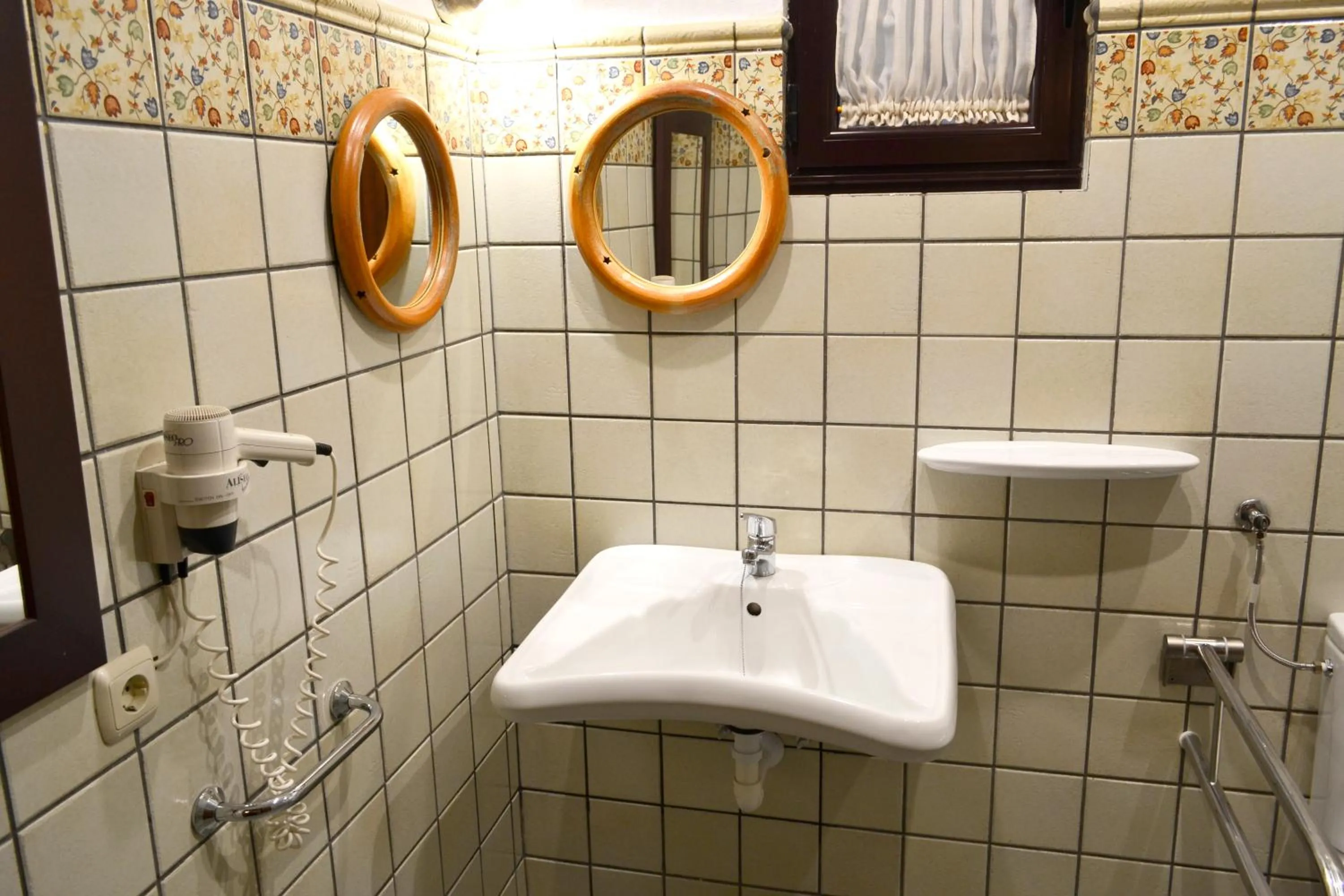 Bathroom in Hotel Alda Vía León