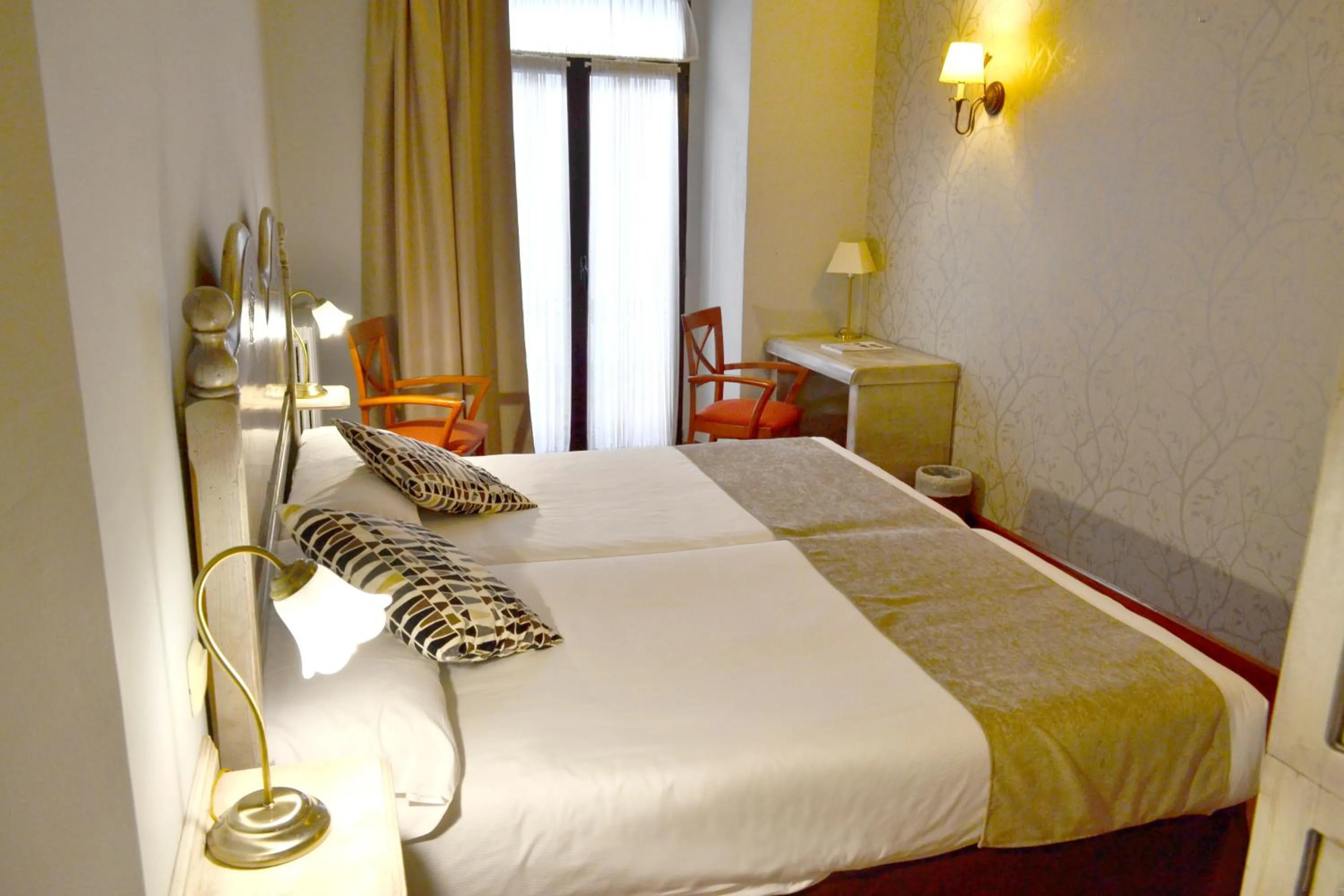 Photo of the whole room, Bed in Hotel Alda Vía León