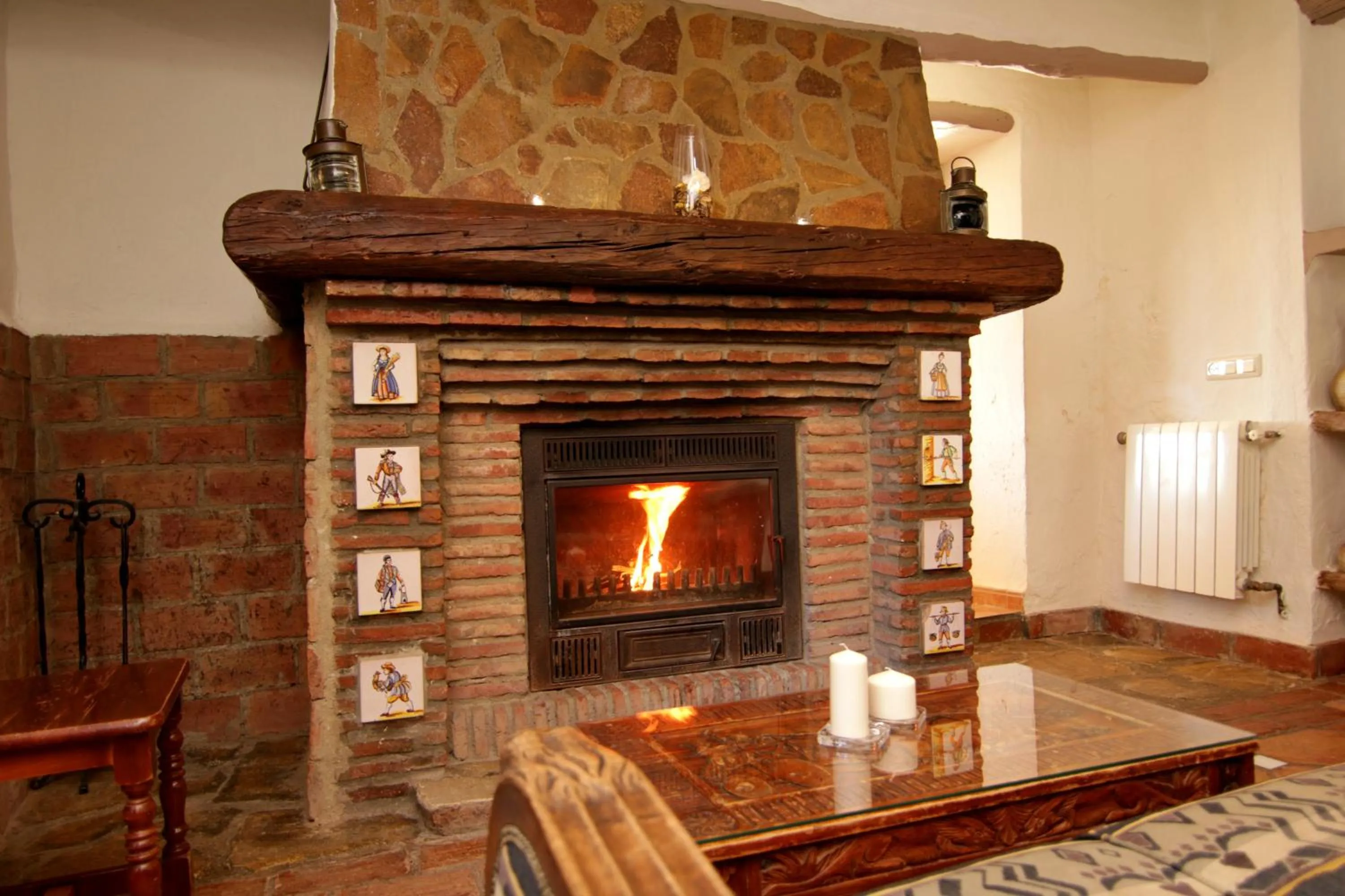 flat iron in Casas Rurales Los Algarrobales