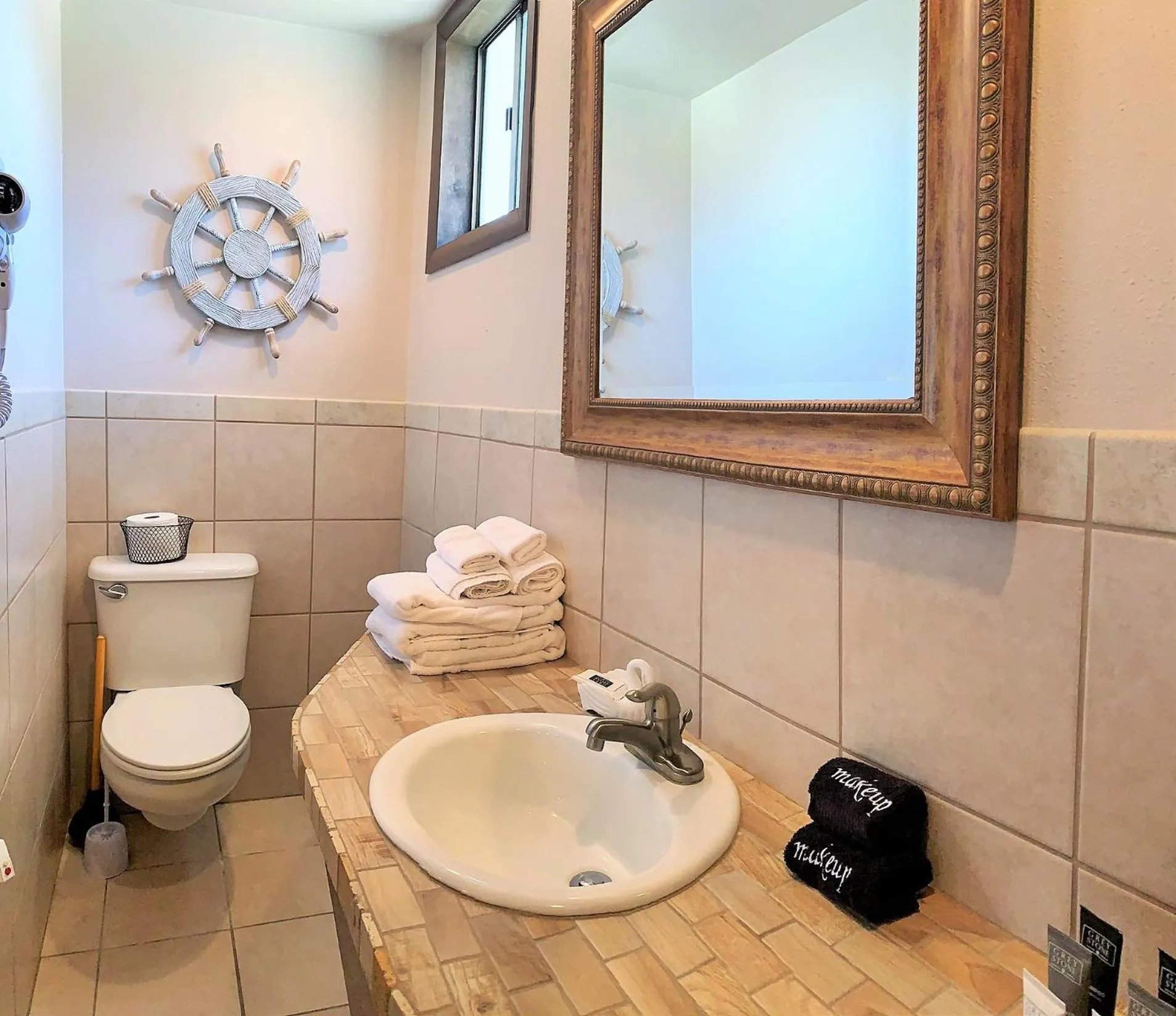 Bathroom in Breakers Boutique Inn