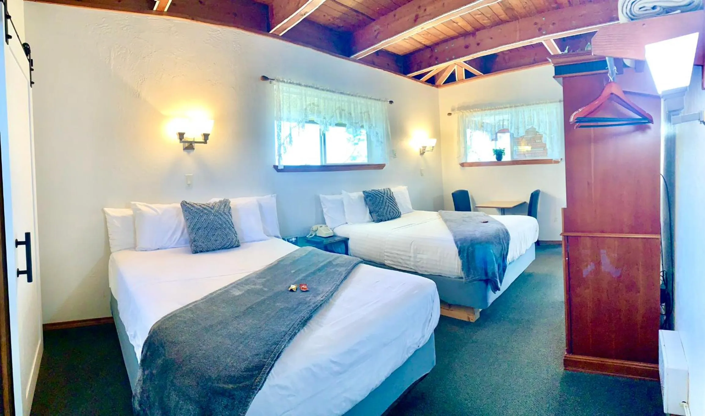 Breakers Boutique Inn