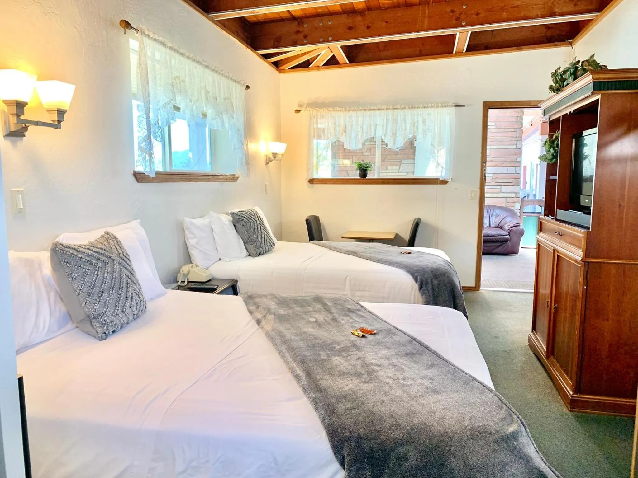 Breakers Boutique Inn