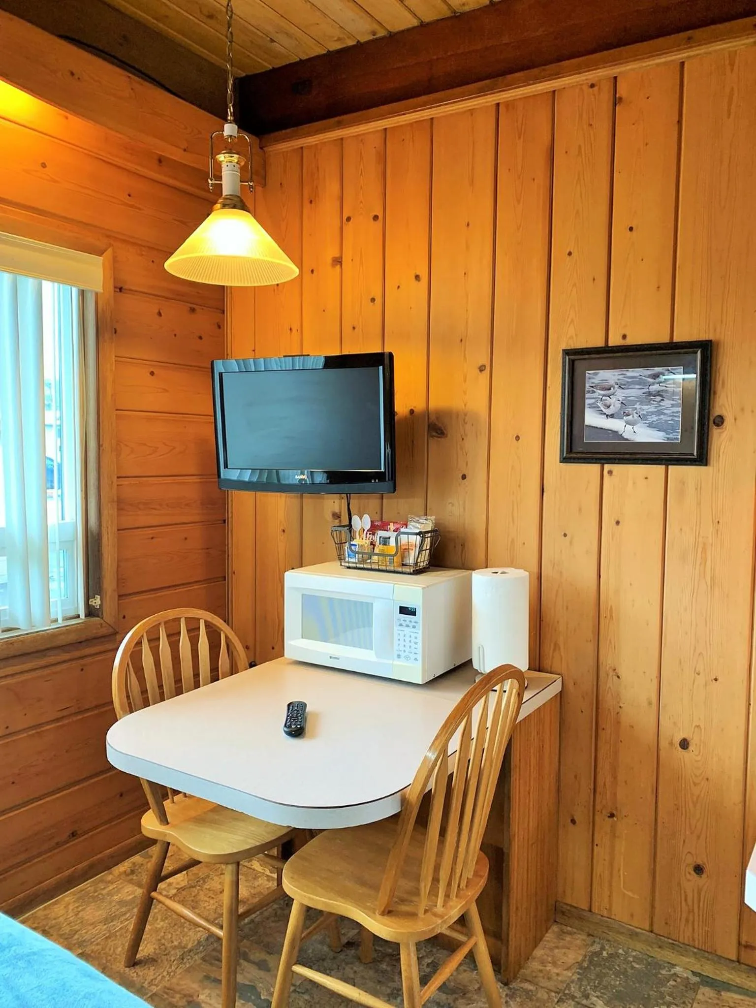 TV and multimedia in Breakers Boutique Inn