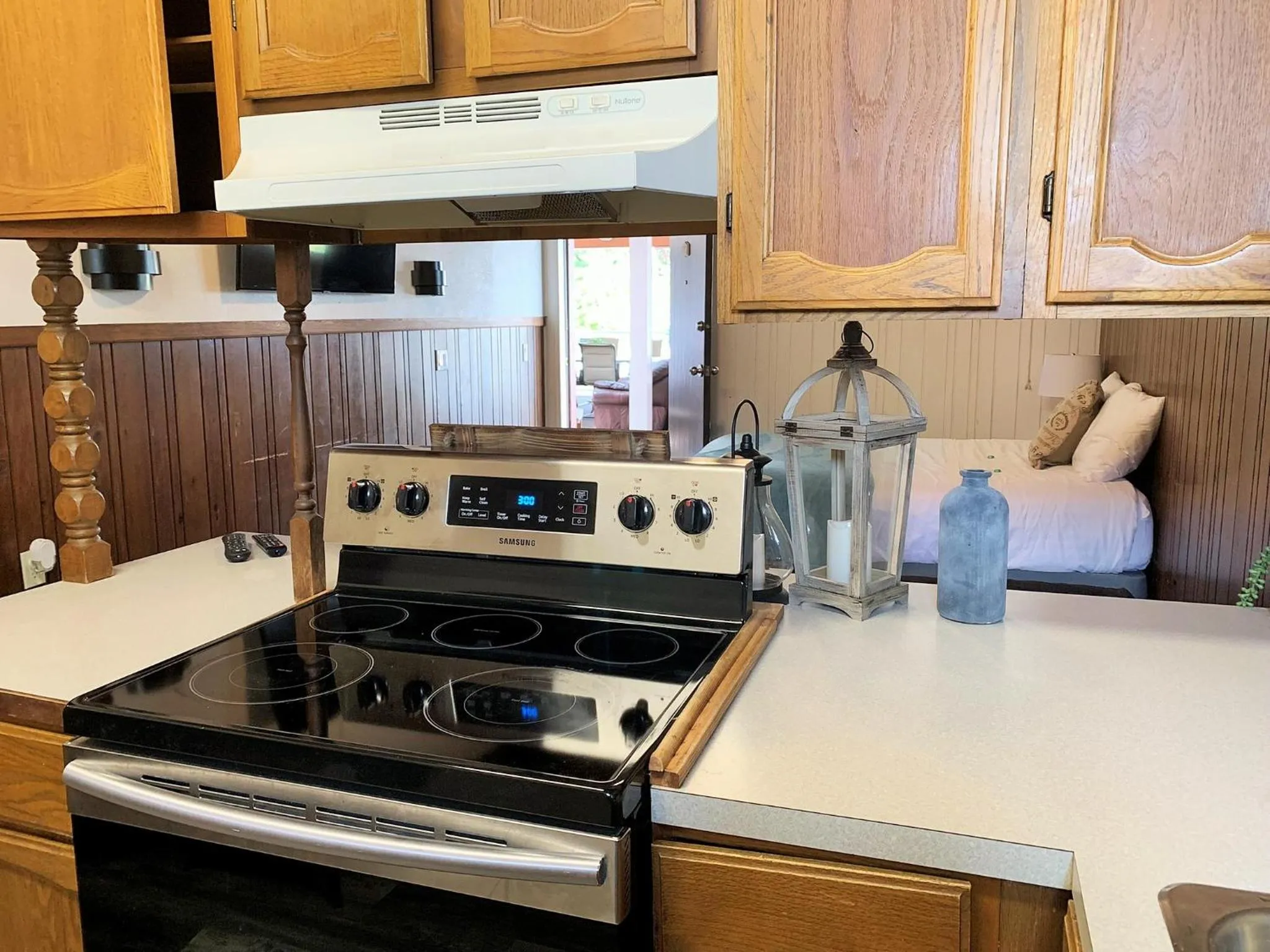 Kitchen or kitchenette in Breakers Boutique Inn