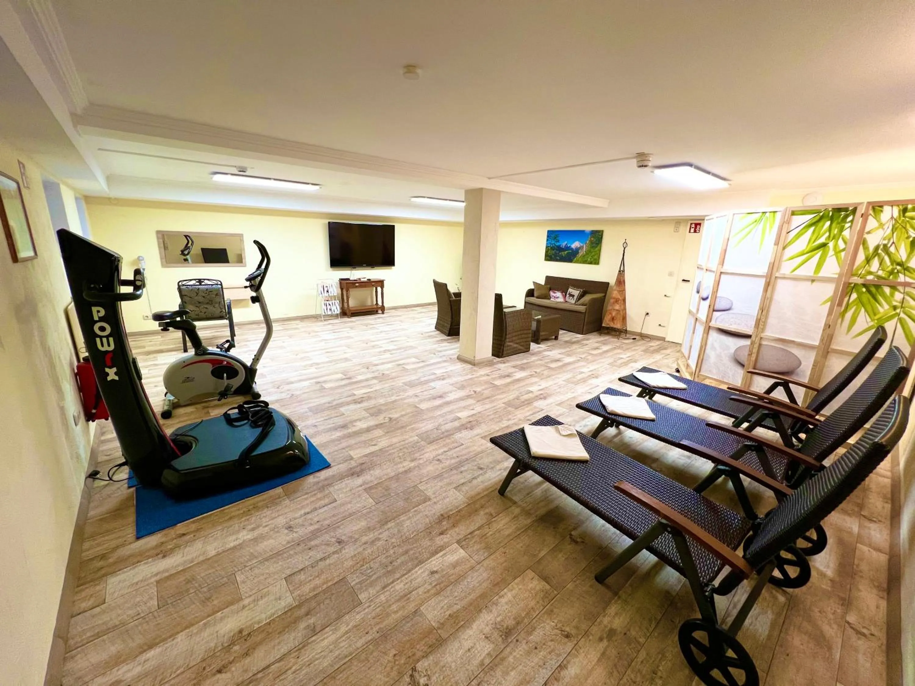 Swimming pool in Hotel Bärenstüberl