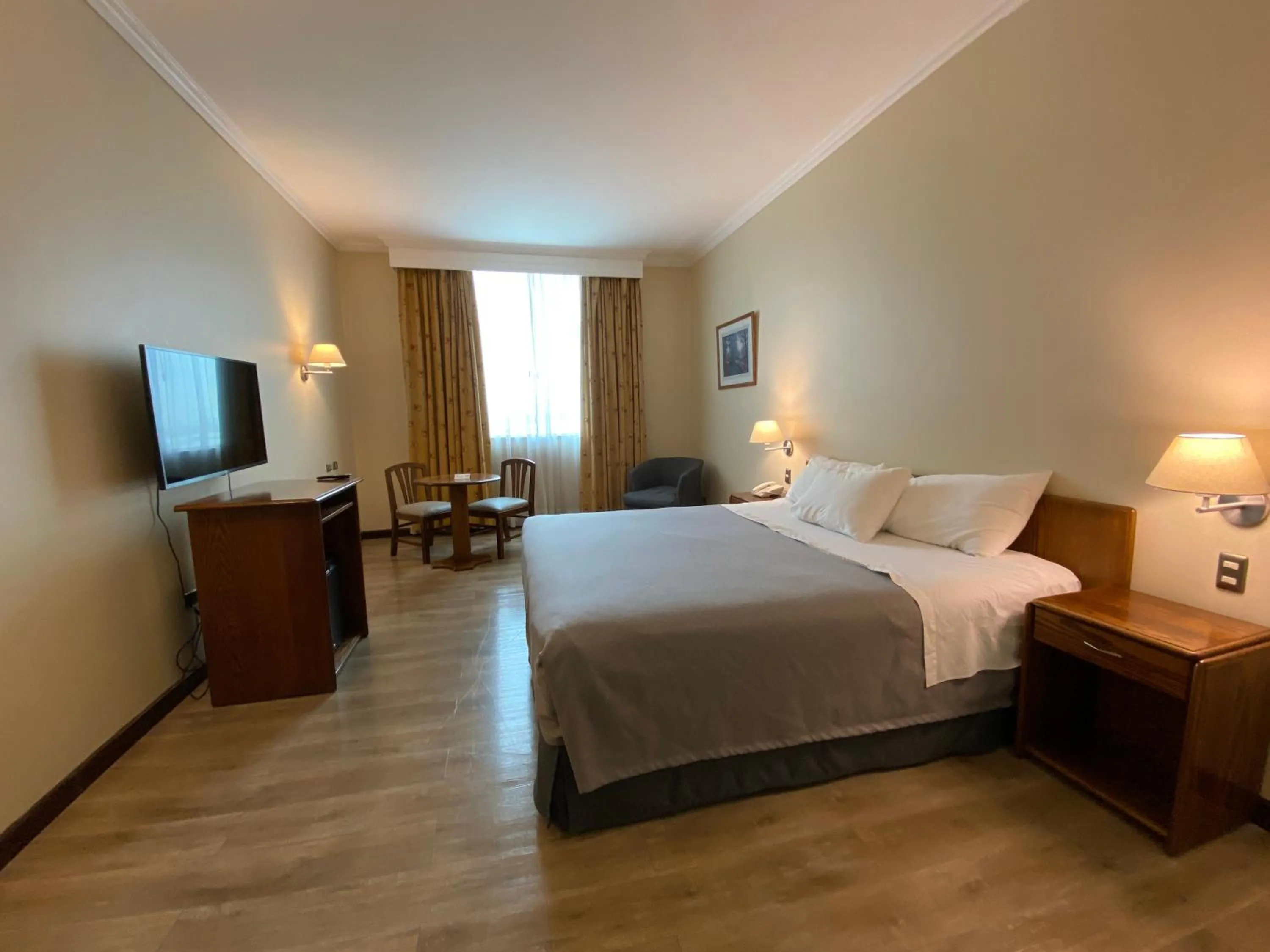 Photo of the whole room, Bed in Hotel Diego de Almagro Aeropuerto