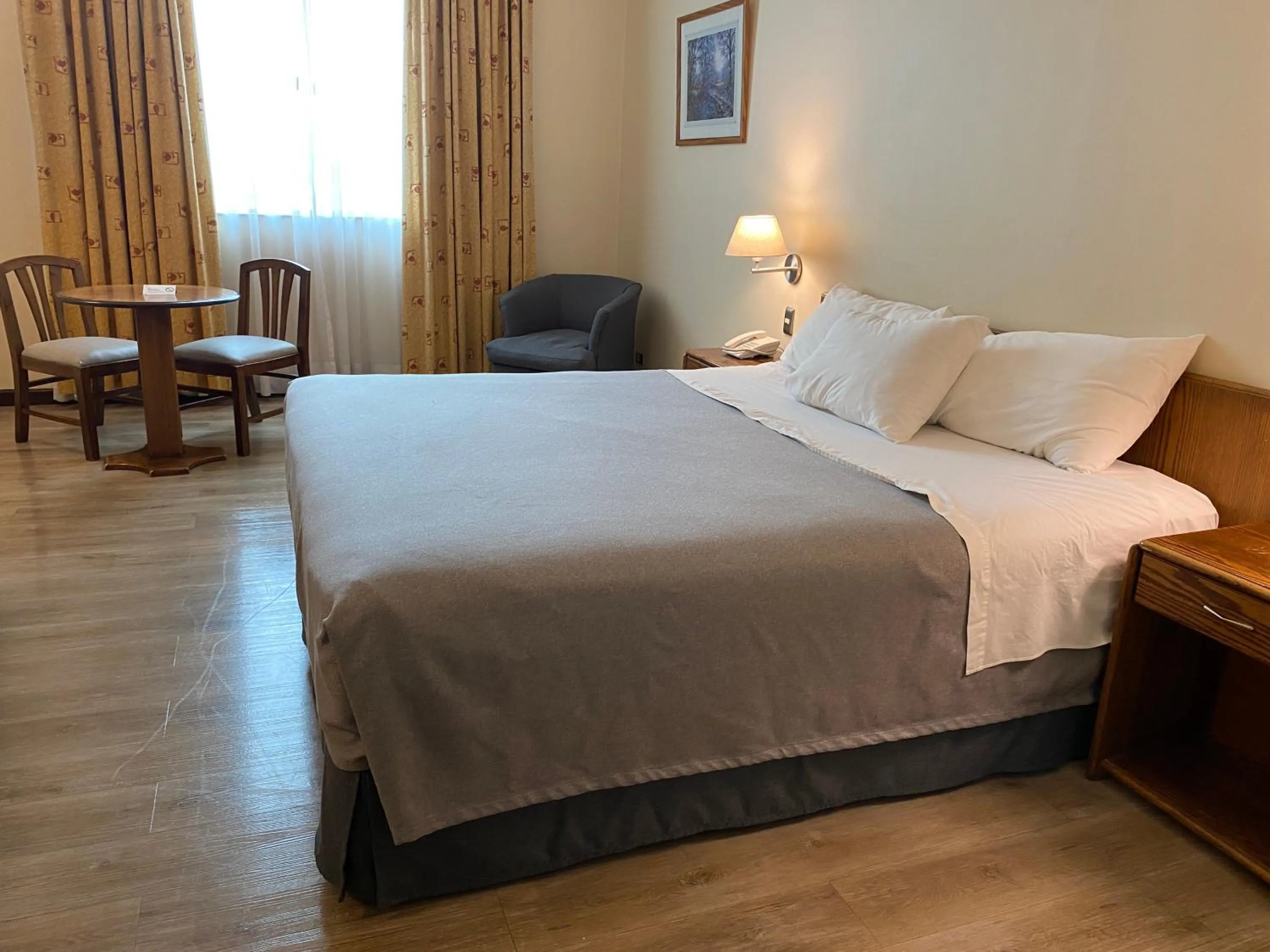 Photo of the whole room, Bed in Hotel Diego de Almagro Aeropuerto