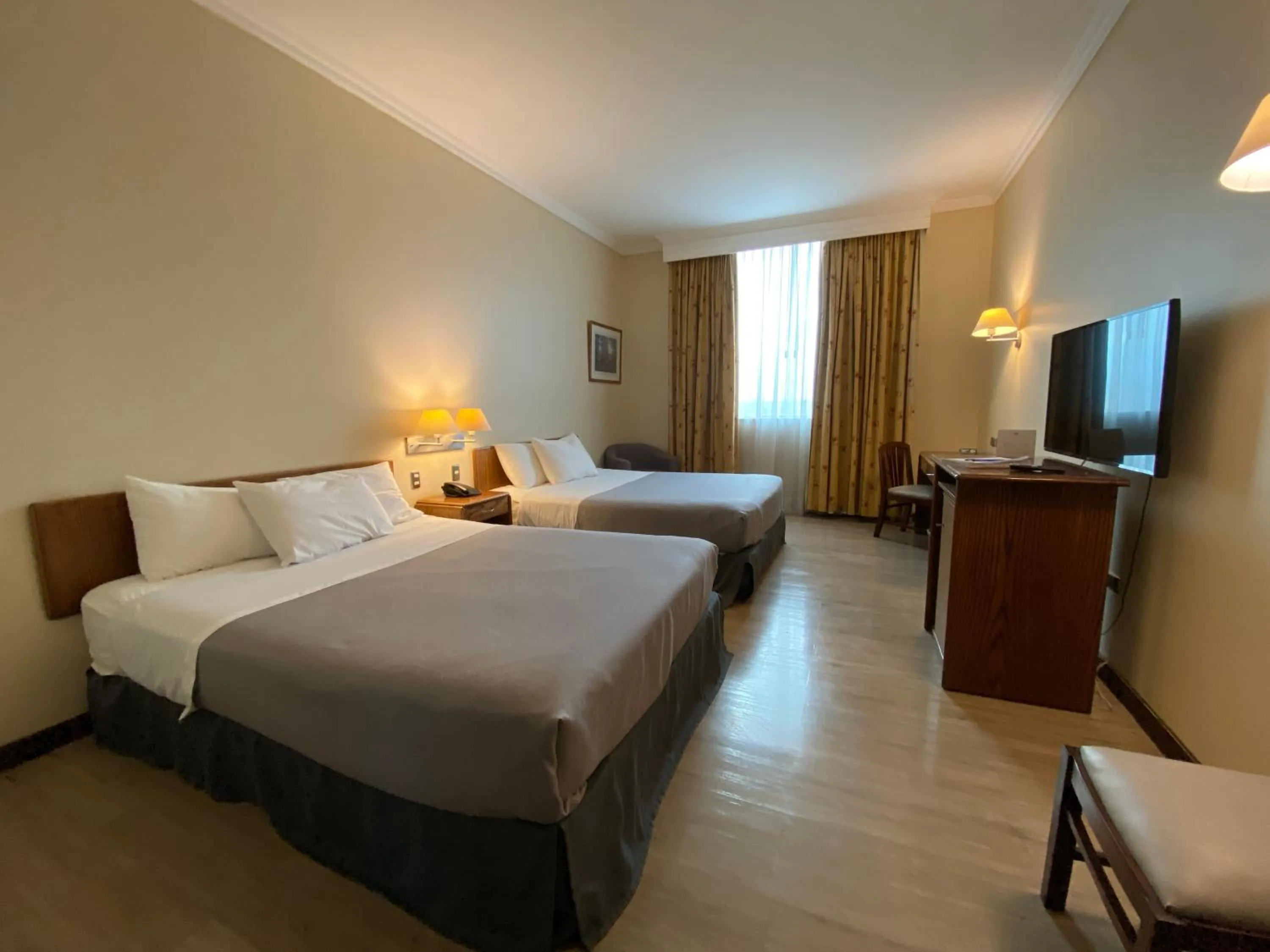 Photo of the whole room, Bed in Hotel Diego de Almagro Aeropuerto